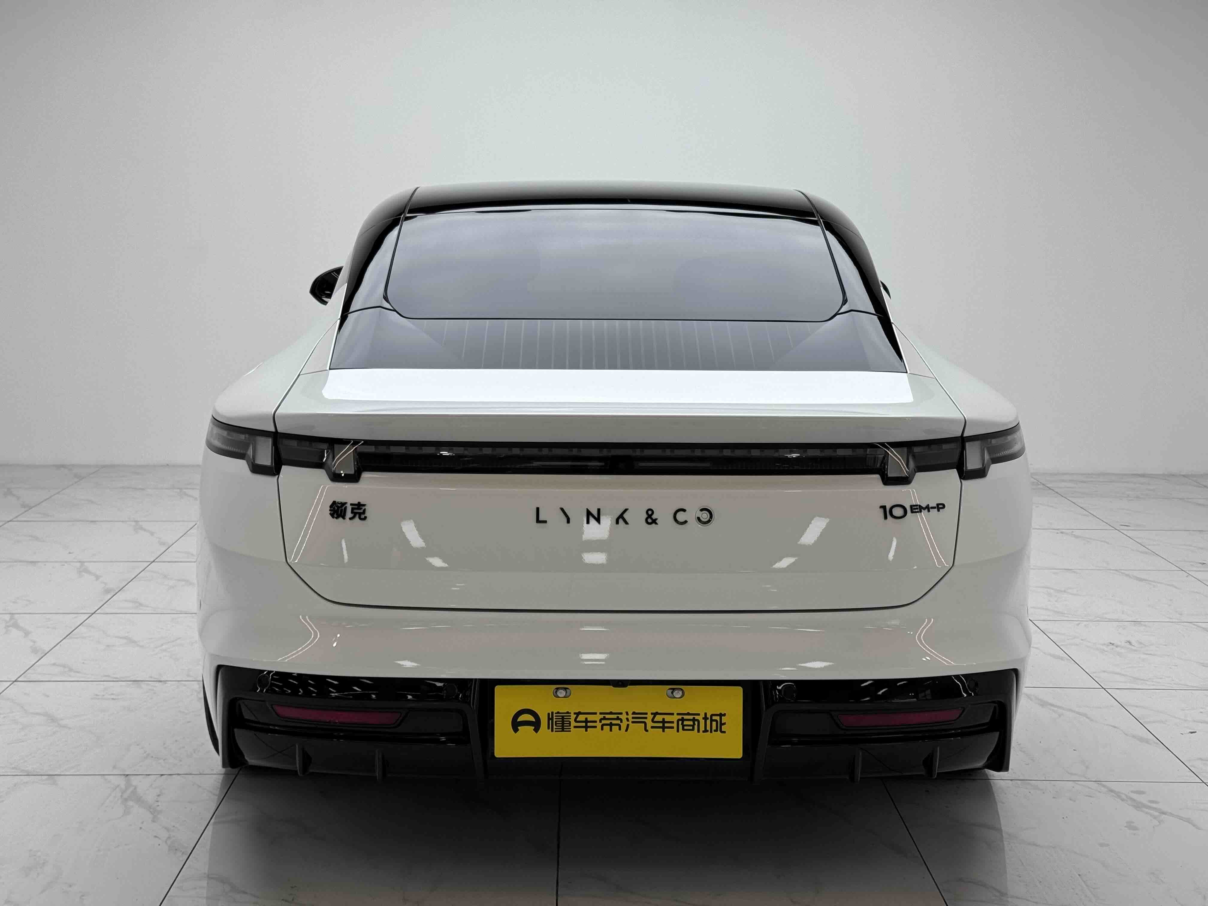 Lynk & Co 10 EM-P 2025 #15 Lynk & Co 10 EM-P 2025 car image #15