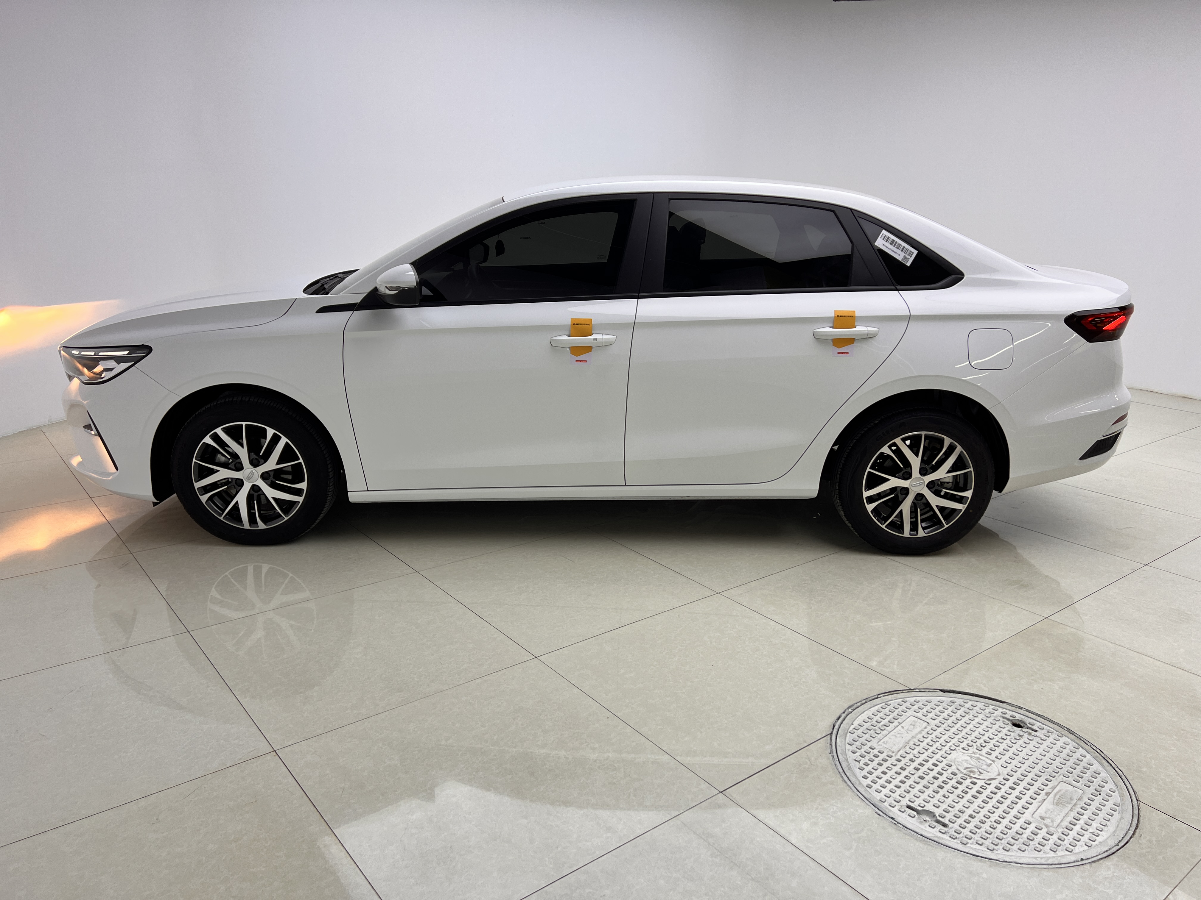 GEELY 2025 car image #15