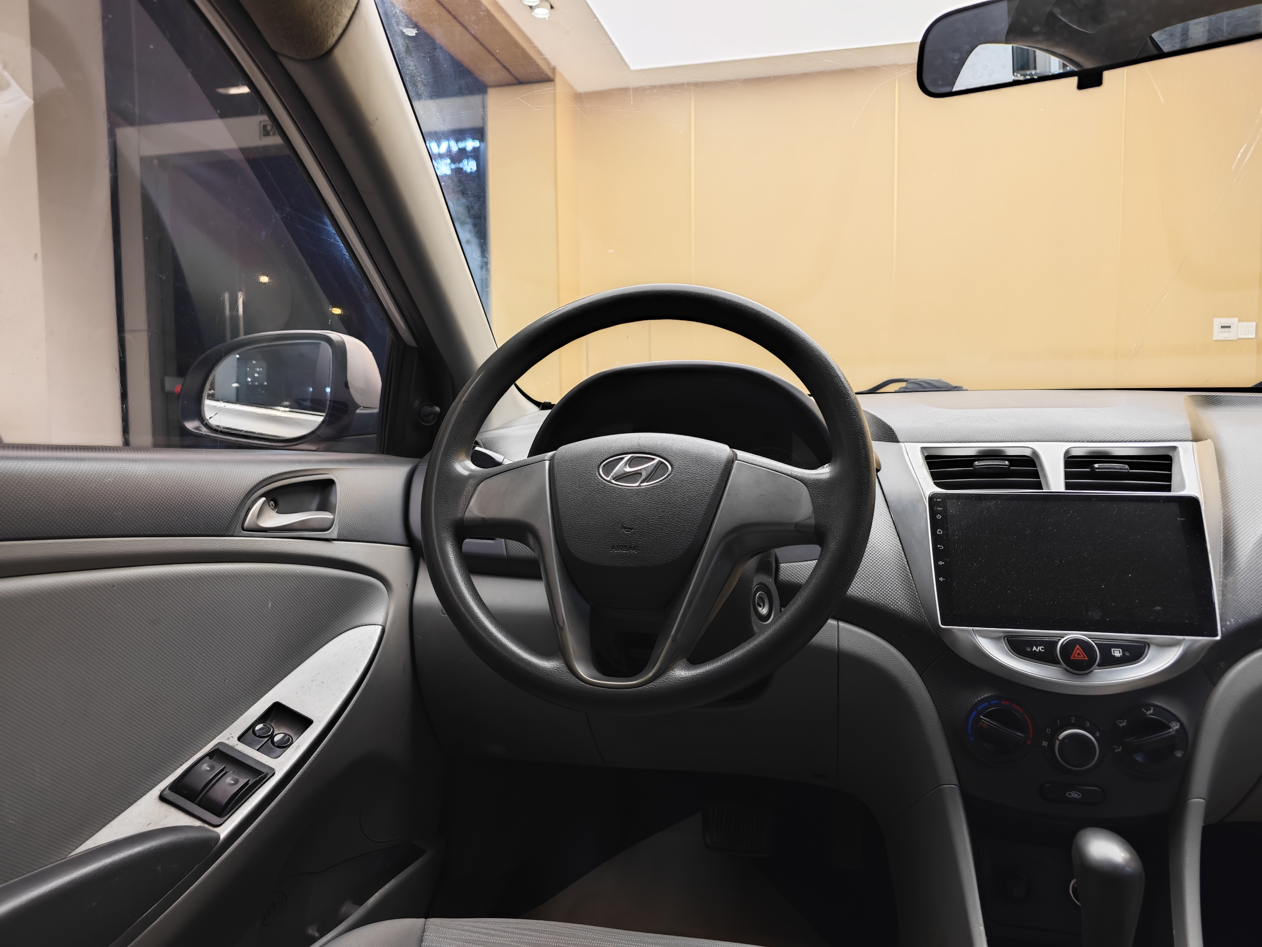 Hyundai Reina 2015 imagem de carro #15