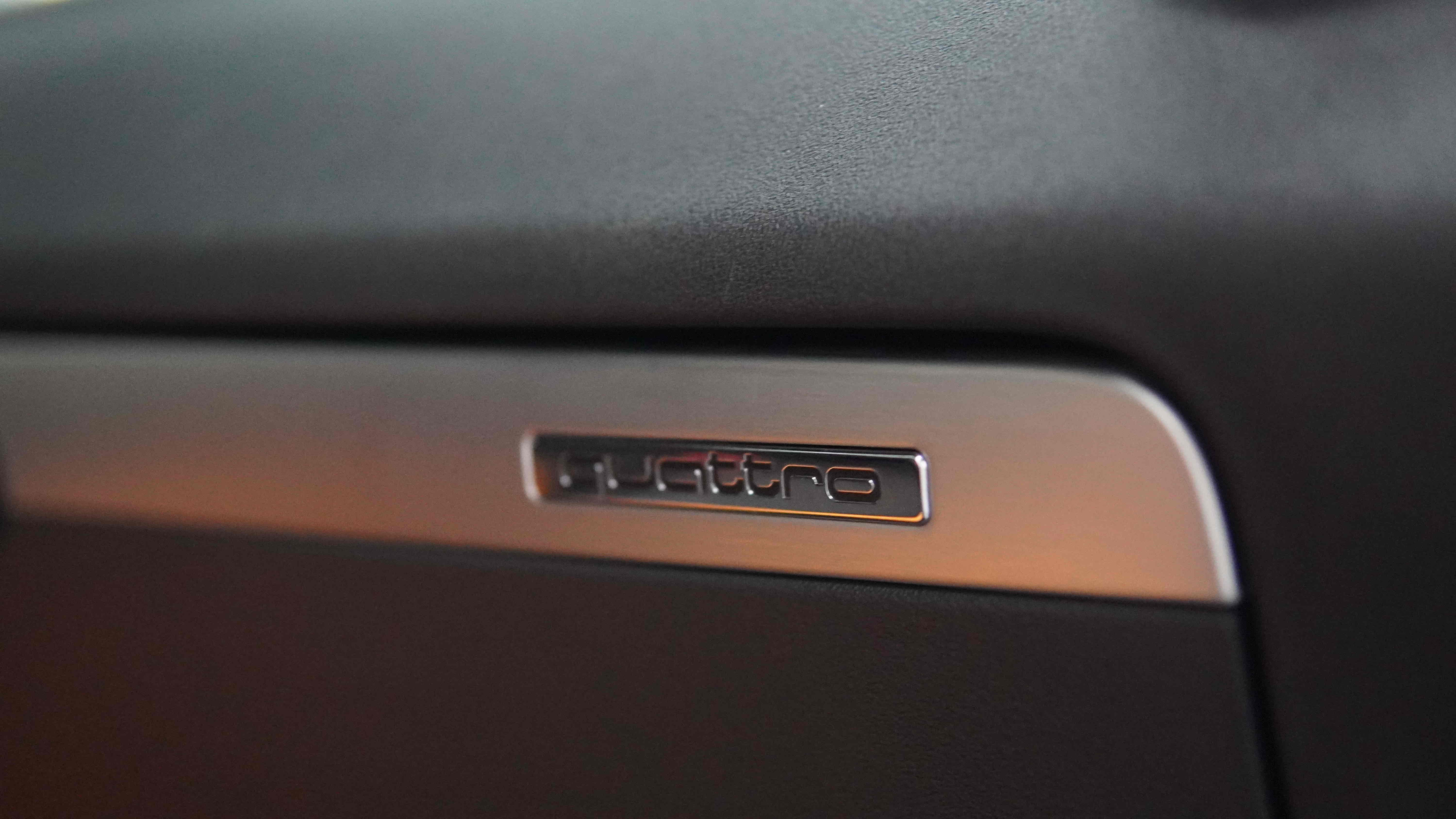 Audi TTS 2009 car image #15