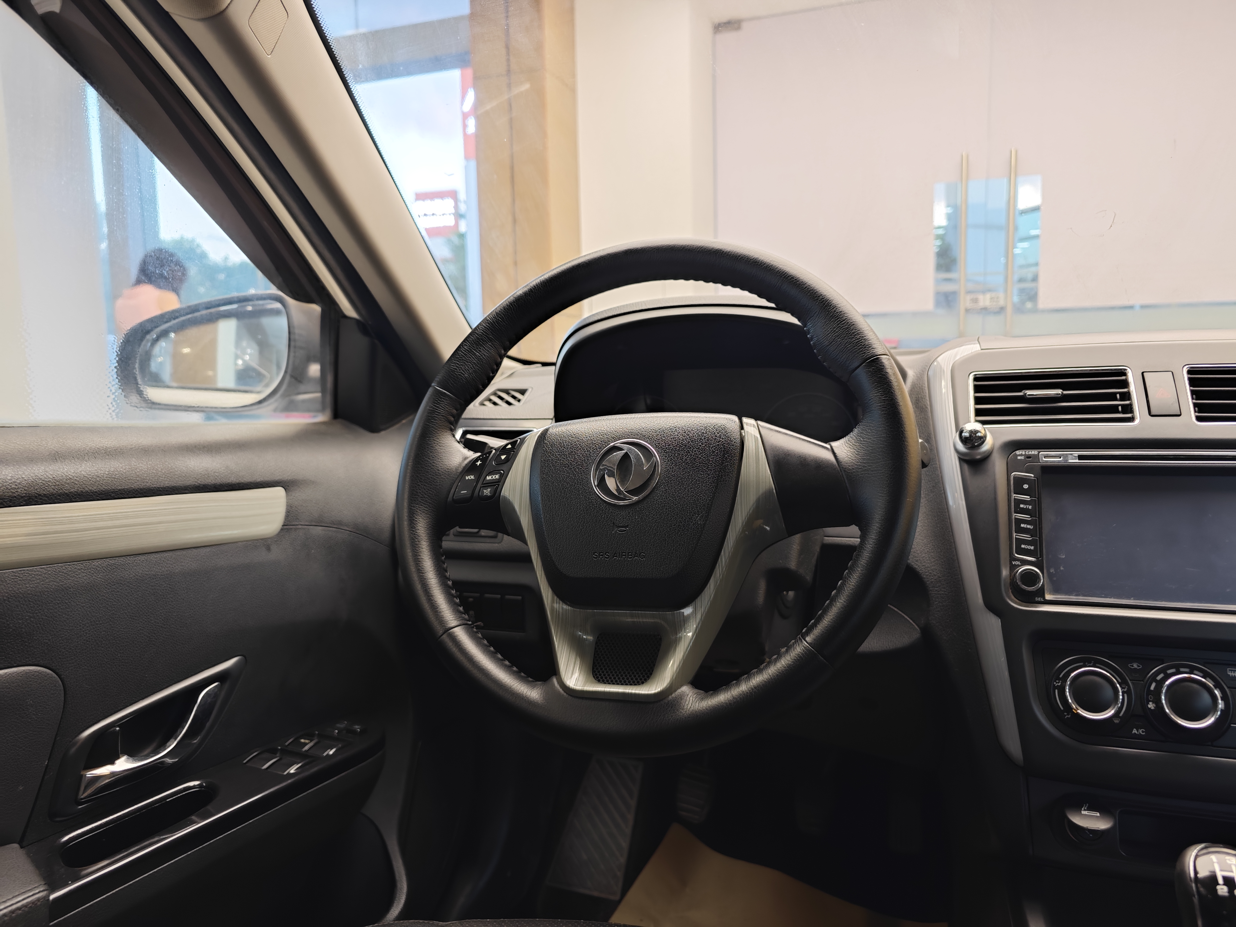 Forthing JOYEAR S50 2015 #15 Forthing JOYEAR S50 2015 immagine di auto #15