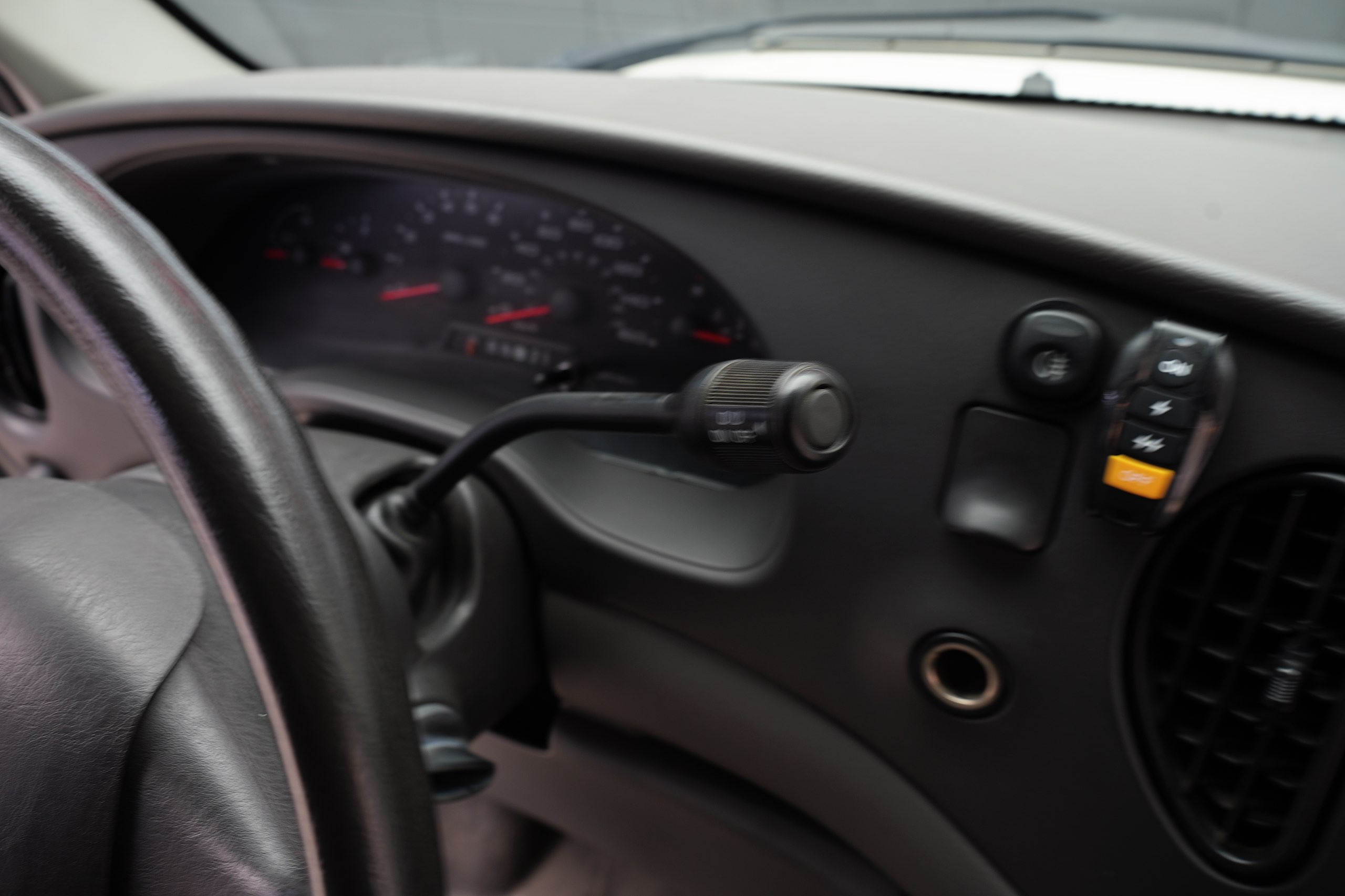 Ford E350 2012 car image #15