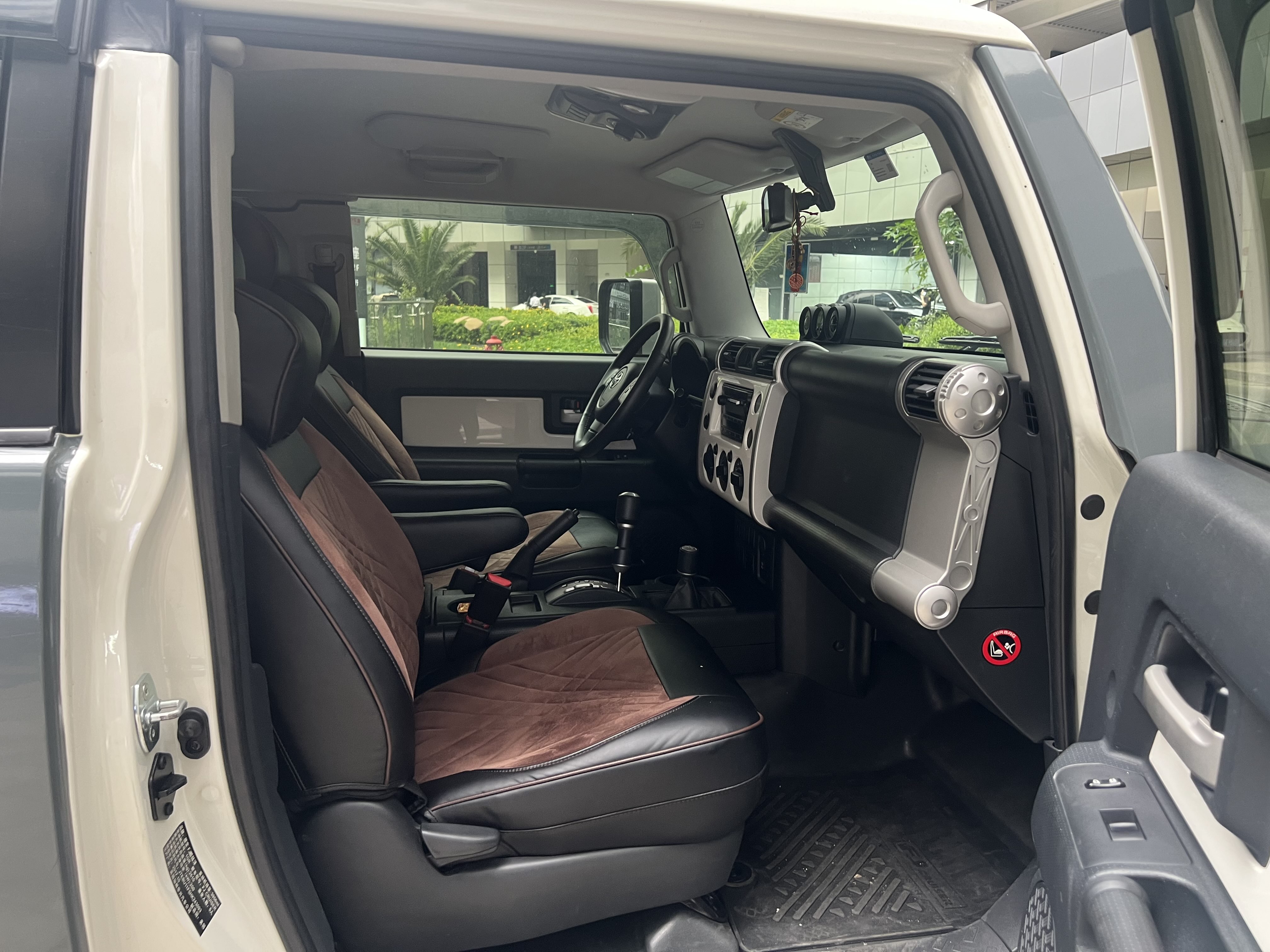 Toyota FJ Cruiser 2018 immagine di auto #15