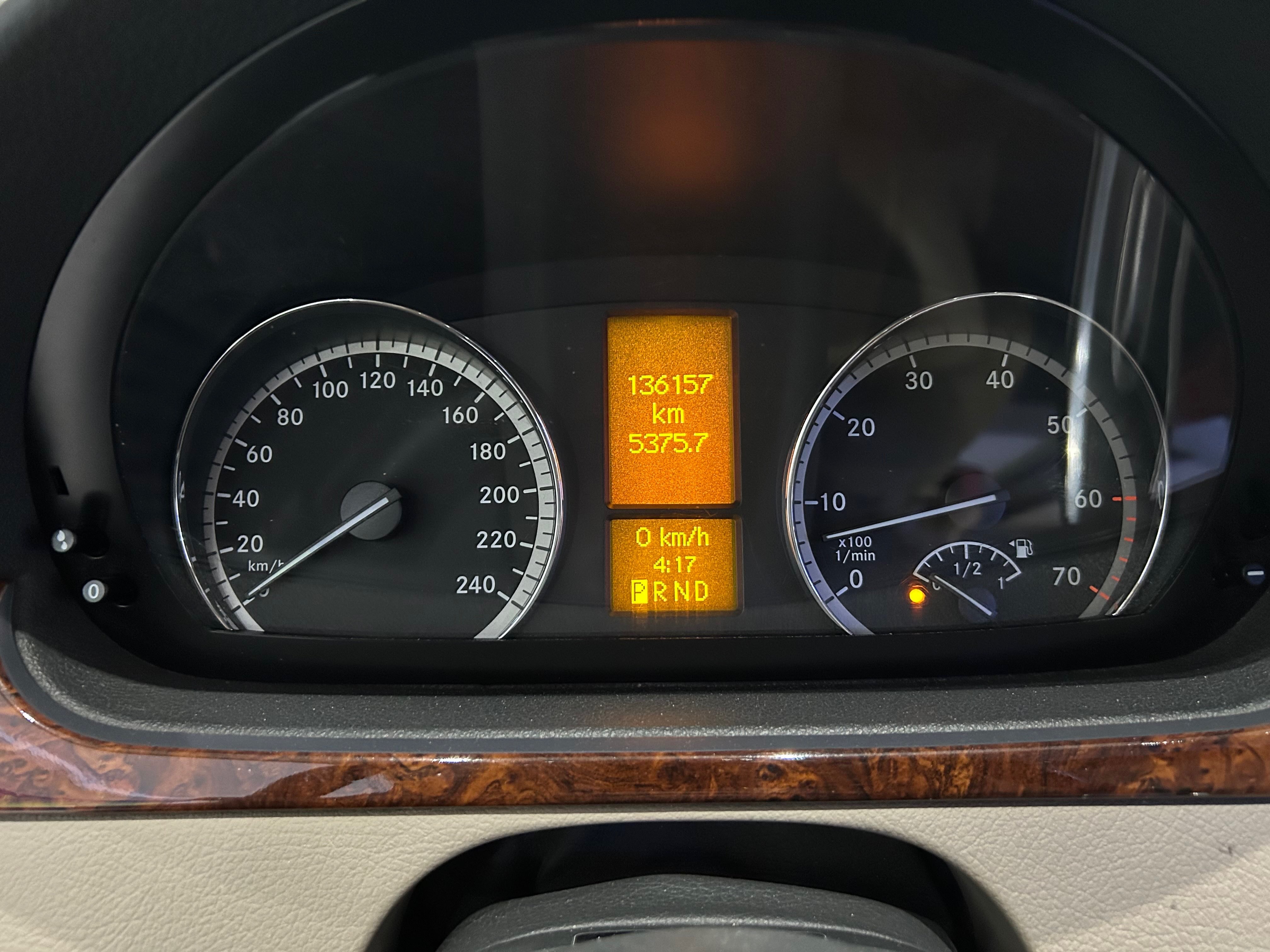 奔驰 唯雅诺 2016 汽车图片 #15