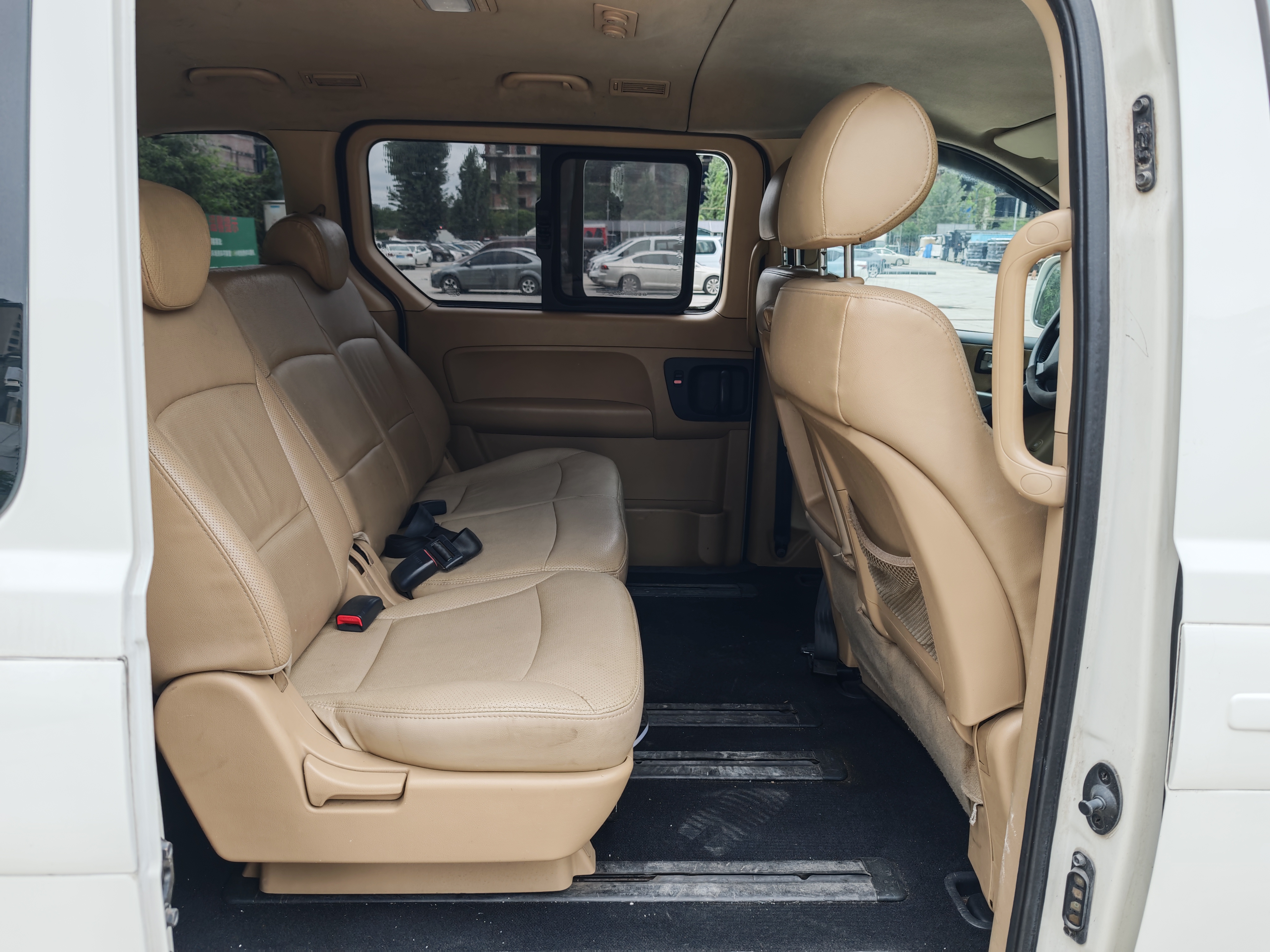 Hyundai H-1 2011 #15 Hyundai H-1 2011 car image #15