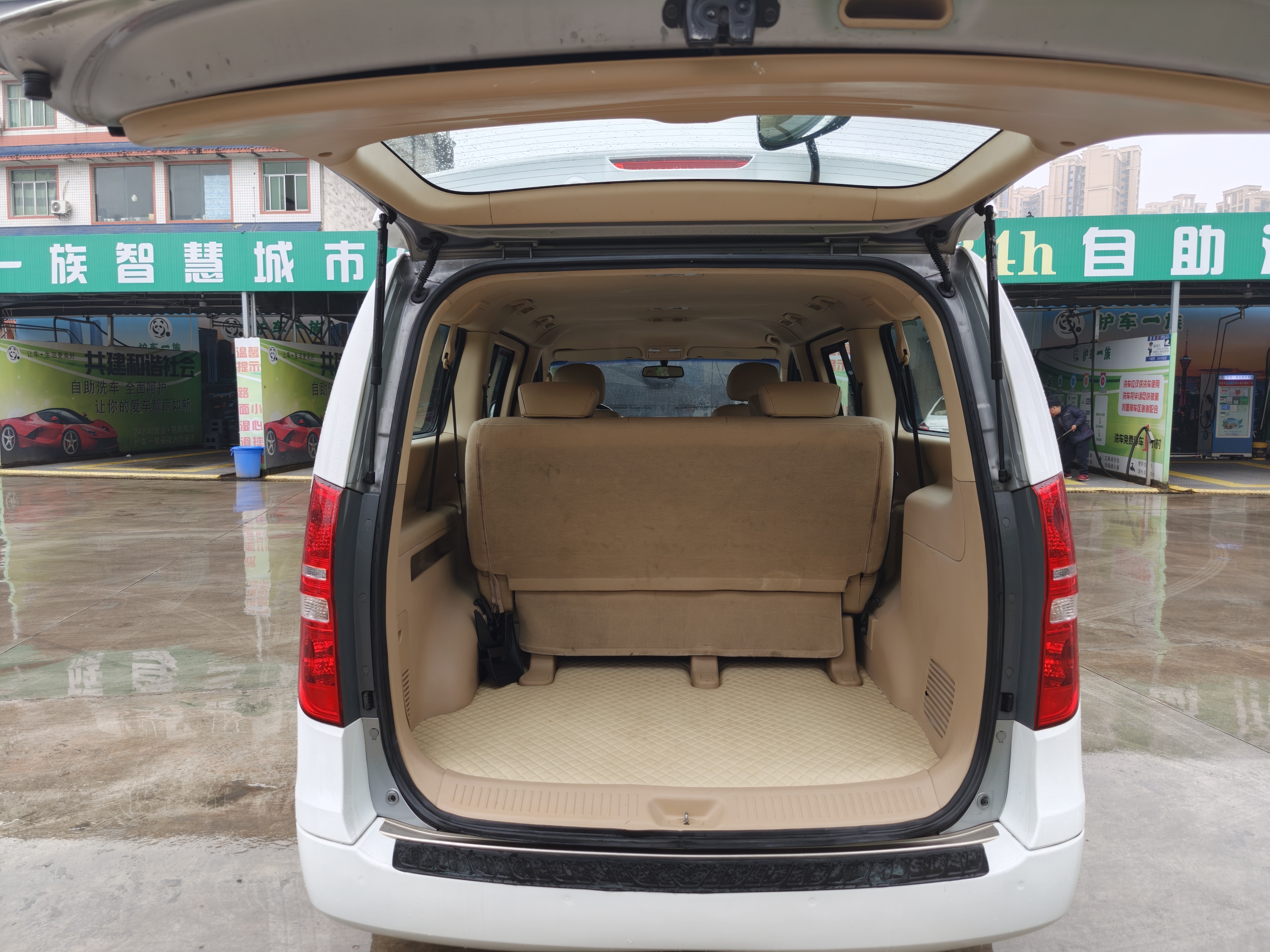 Hyundai H-1 2013 car image #15