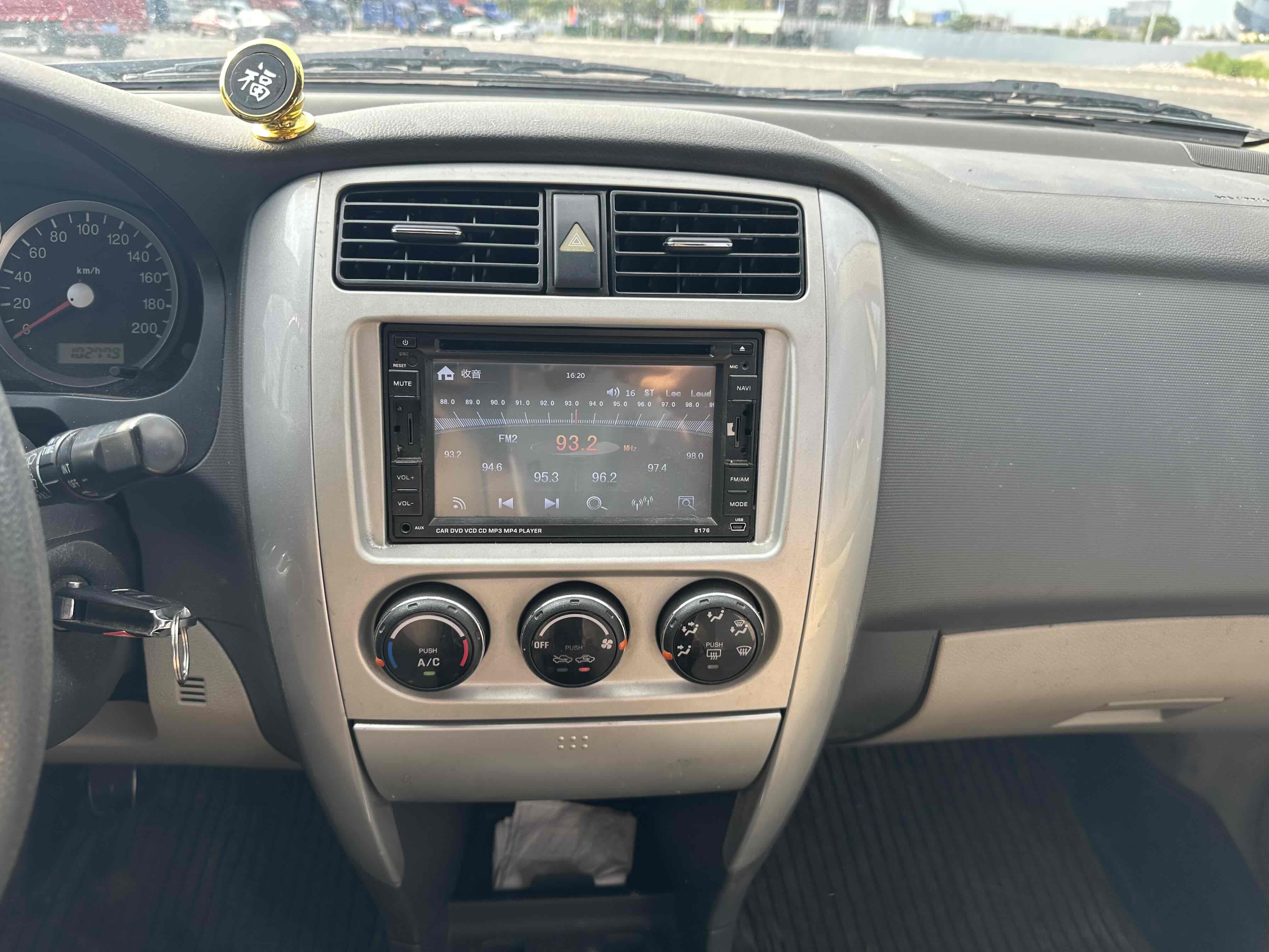 Suzuki Liana 2014 изображение автомобиля #15