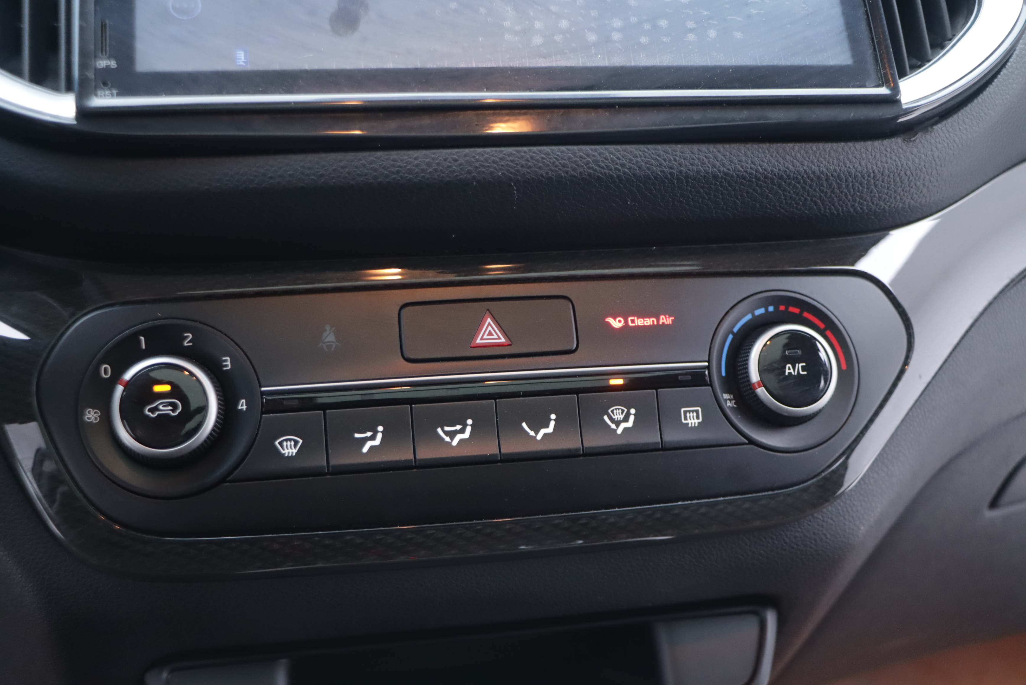 Kia Stonic 2016 imagen de coche #15