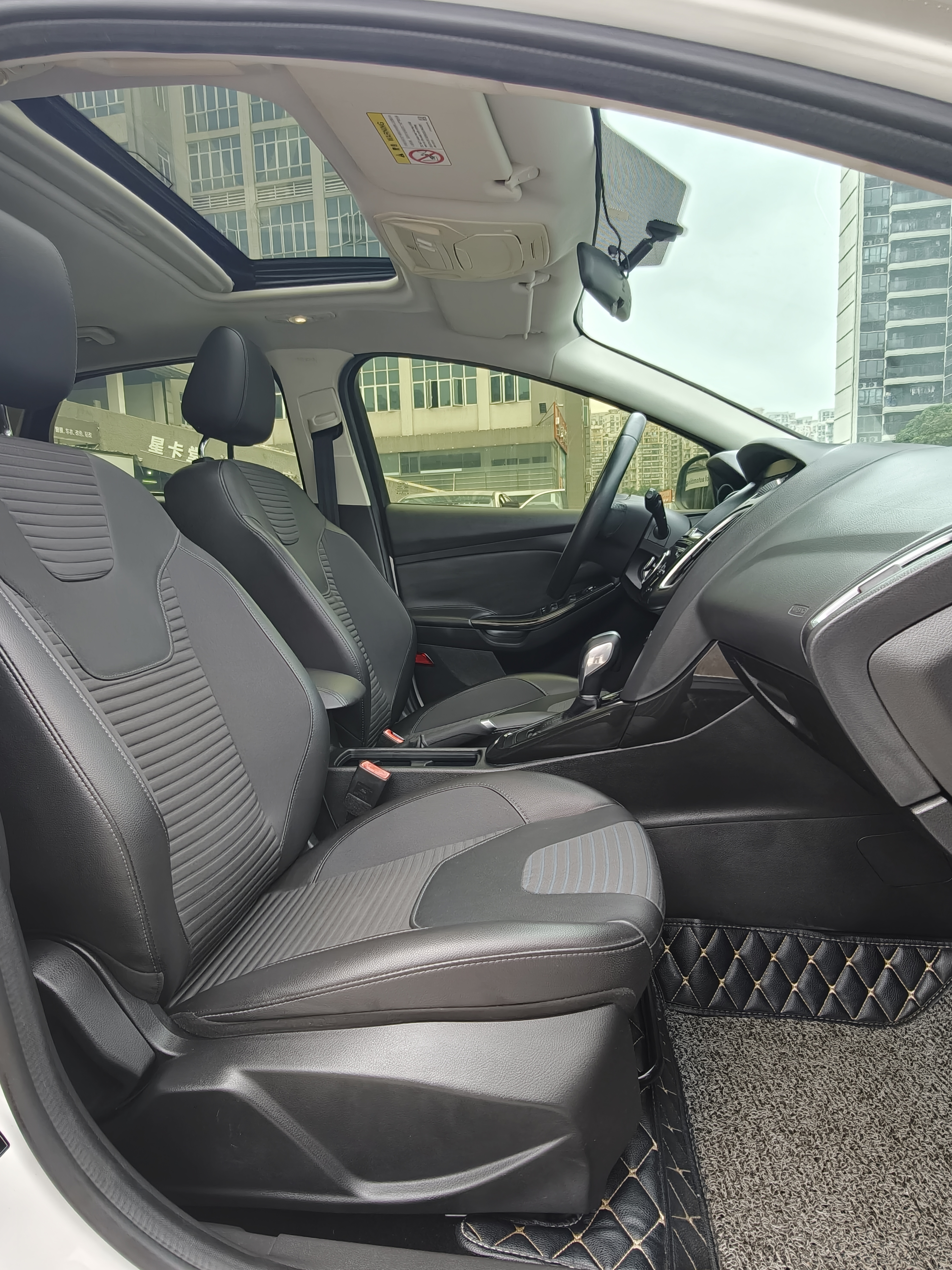 Ford Focus 2016 immagine di auto #15