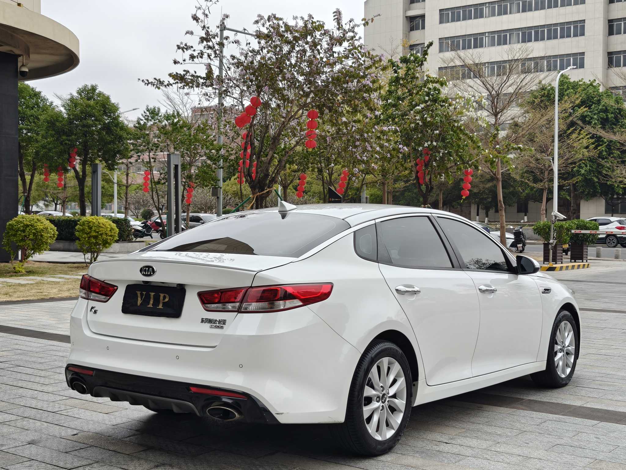 Kia K5 2017 car image #15