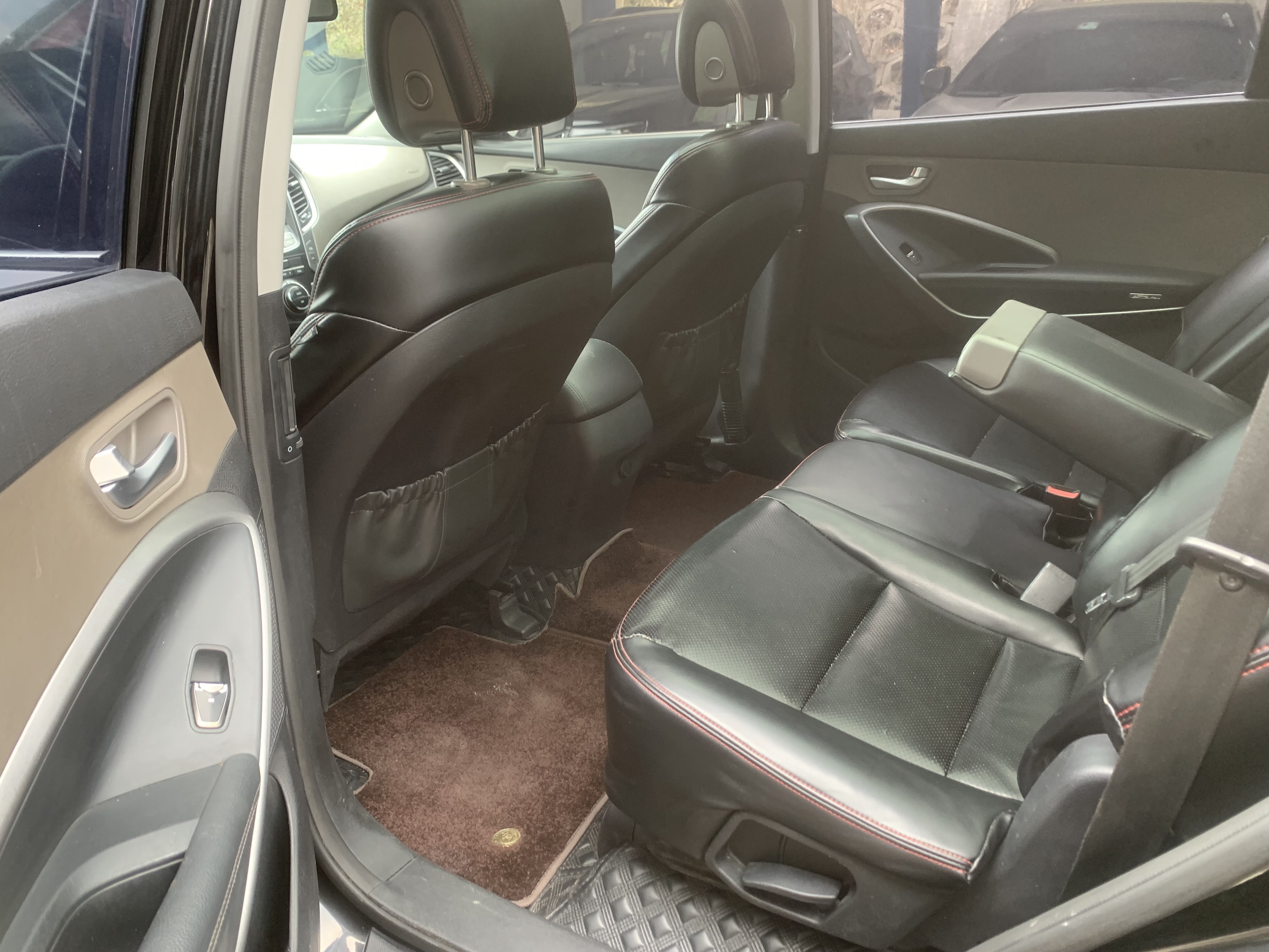 Hyundai Grand Santa Fe 2016 car image #15