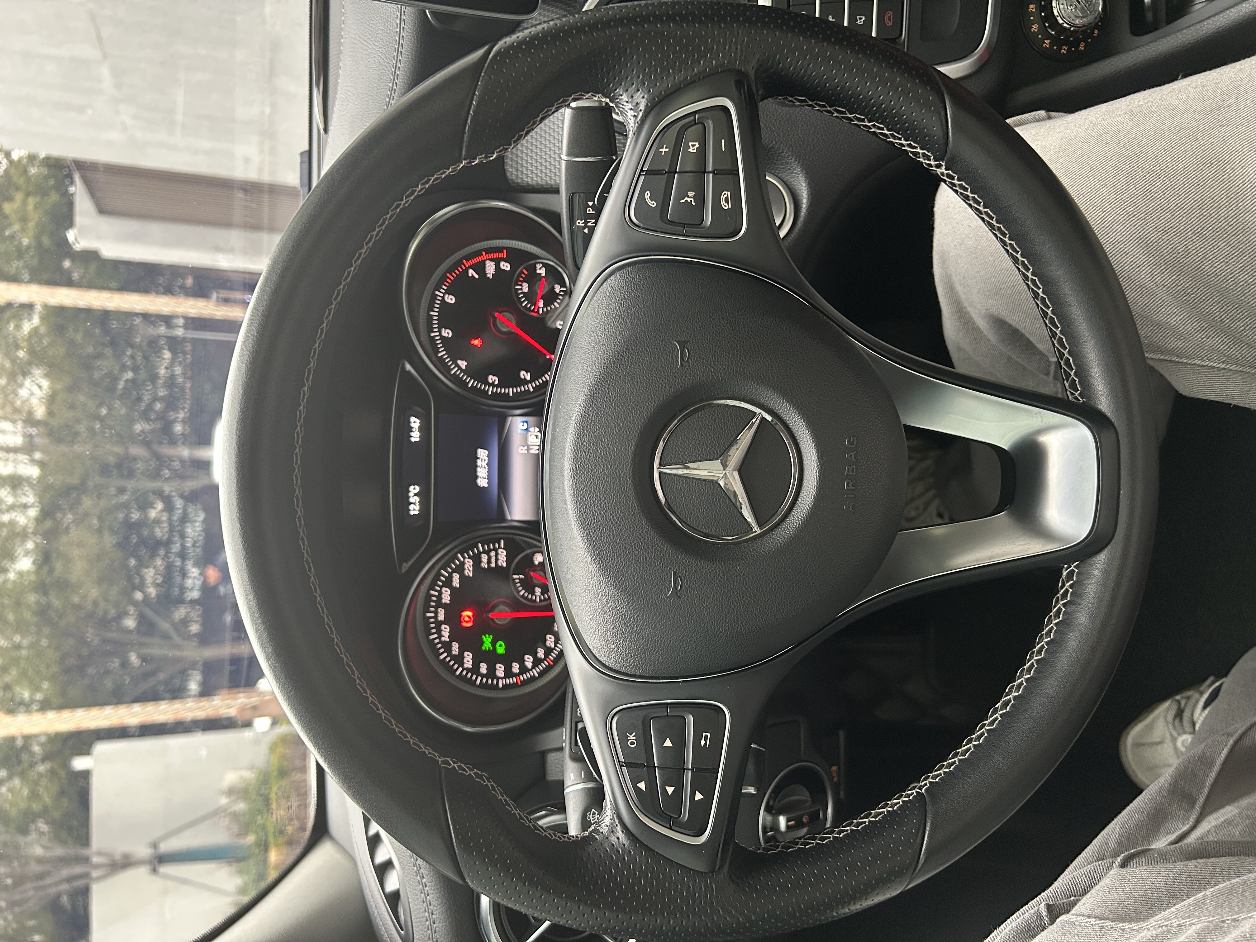 Mercedes-Benz GLA Class 2018 car image #15