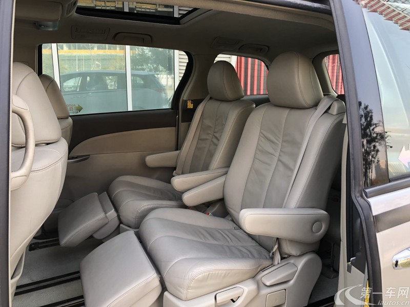 Toyota Previa 2011 car image #15