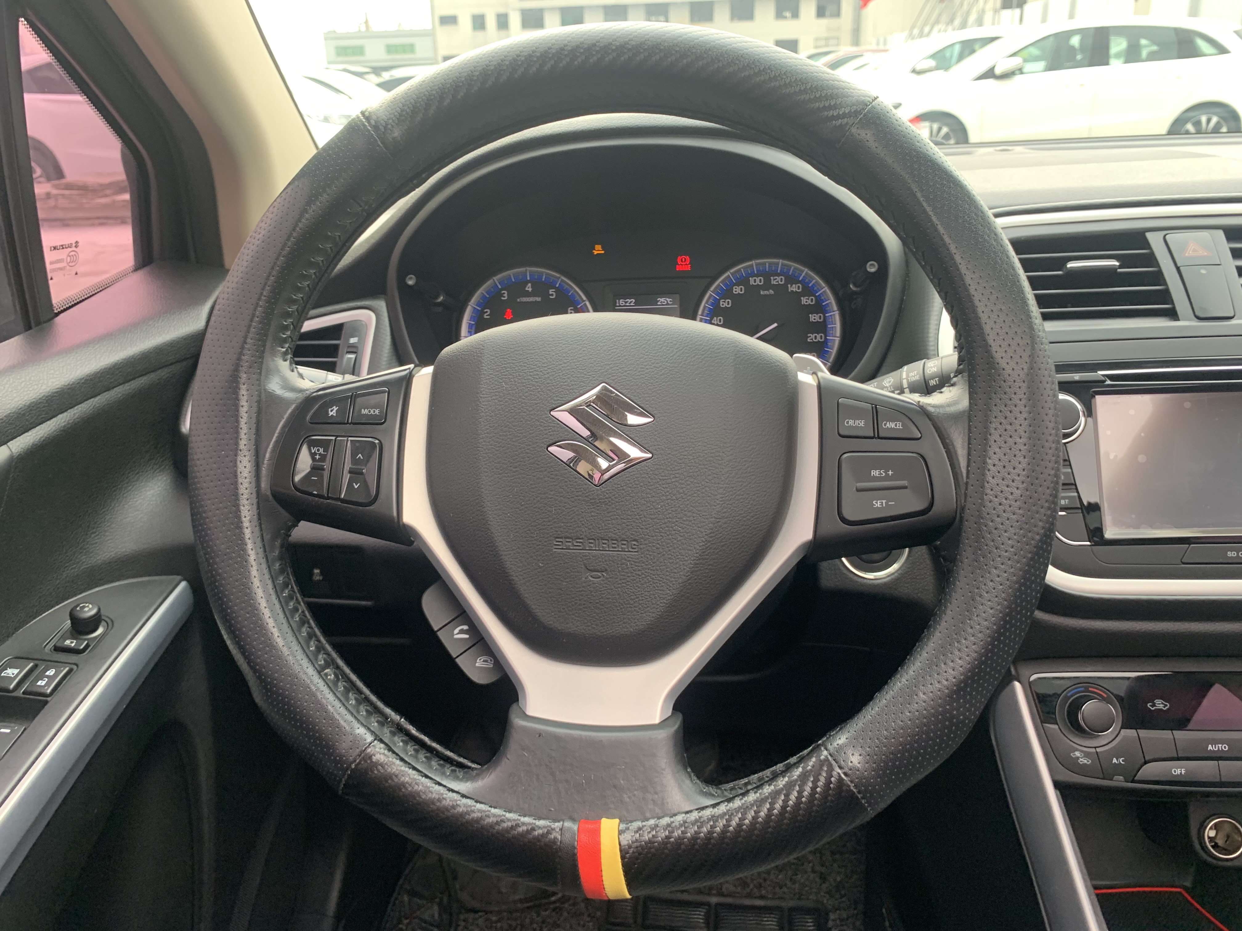 Suzuki S-Cross 2017 immagine di auto #15