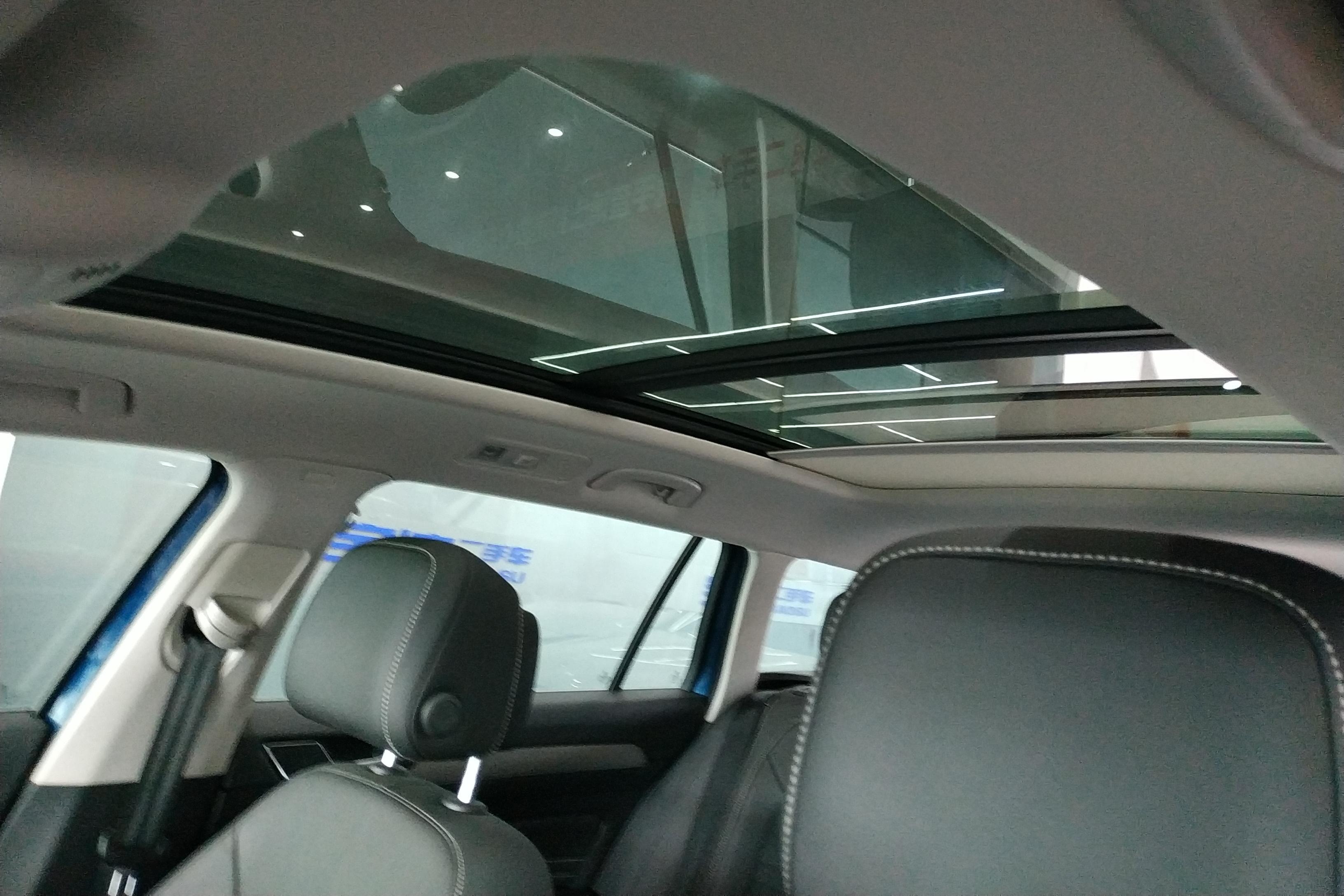 Volkswagen Passat Variant 2023 immagine di auto #15