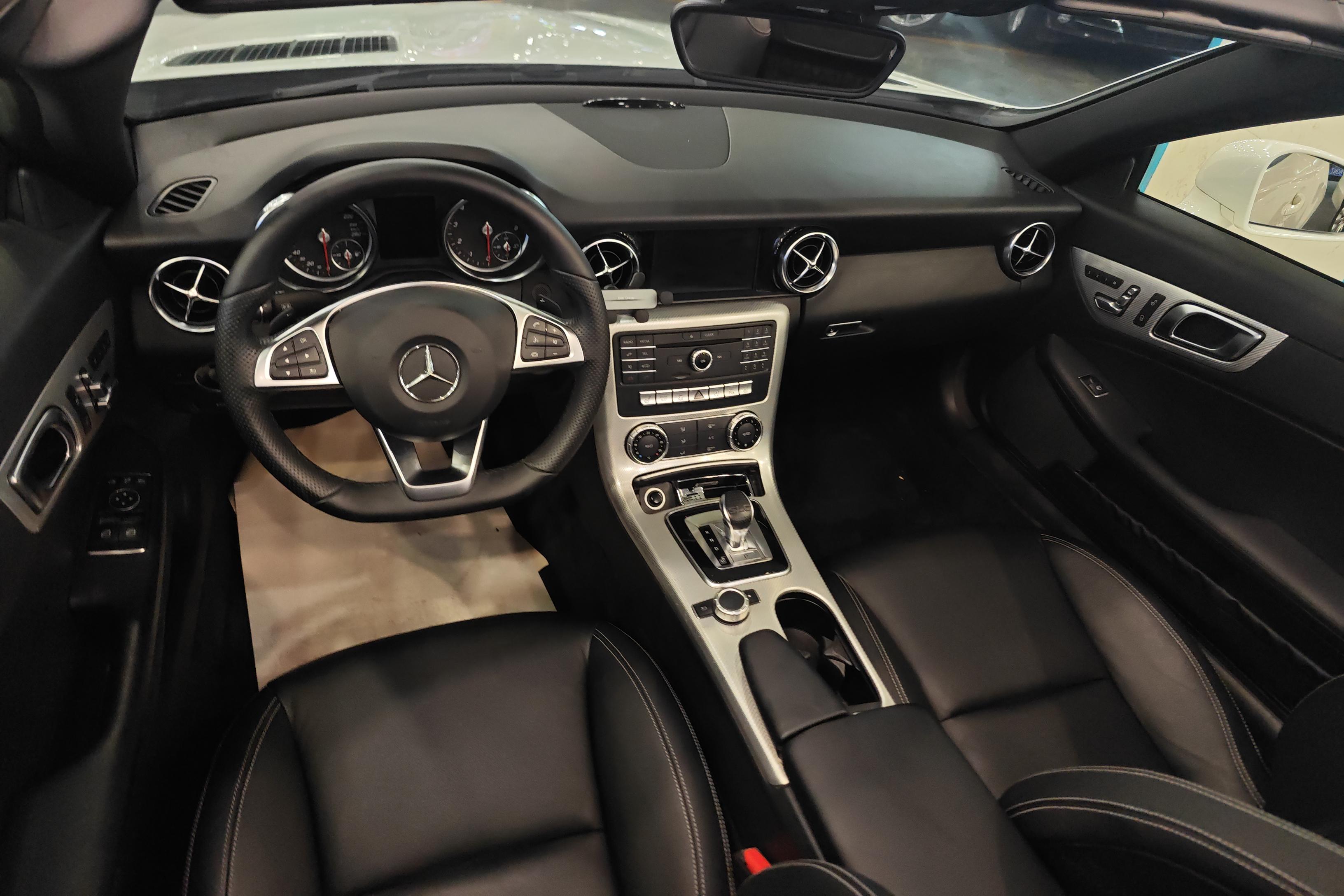 Mercedes-Benz SLC Class 2017 car image #15