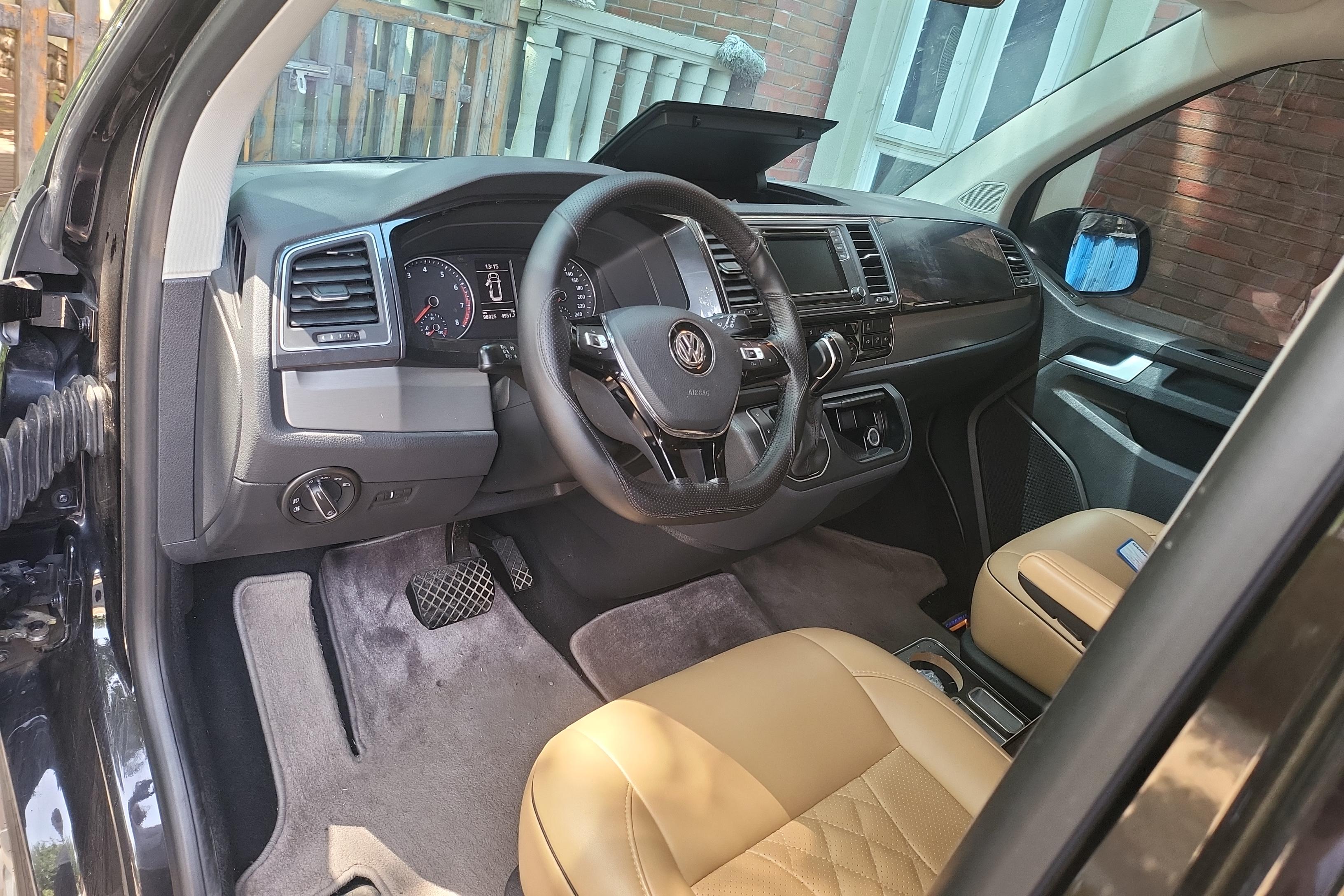 Volkswagen Caravelle 2020 car image #15