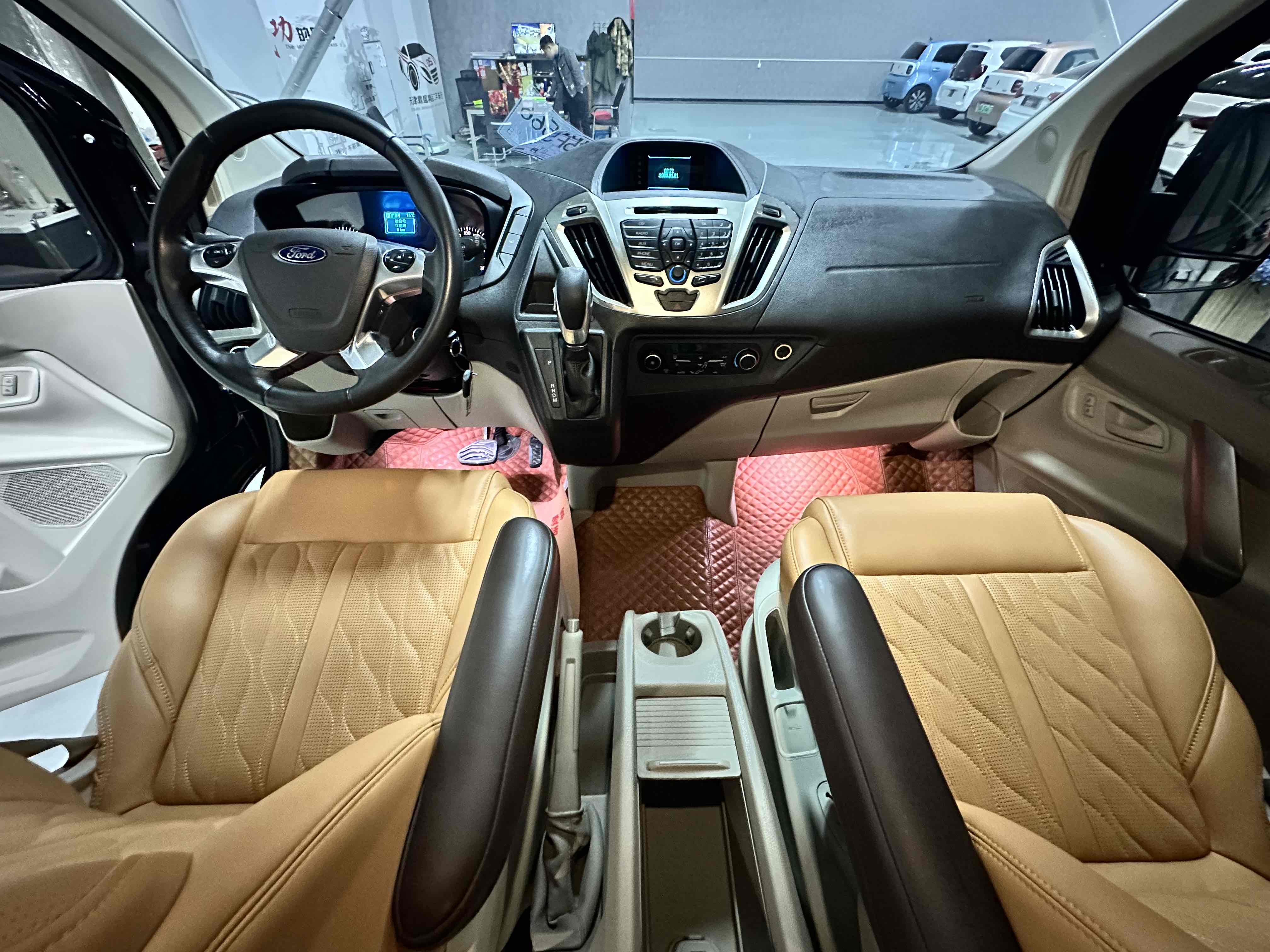 Ford Tourneo 2017 #15 Ford Tourneo 2017 immagine di auto #15