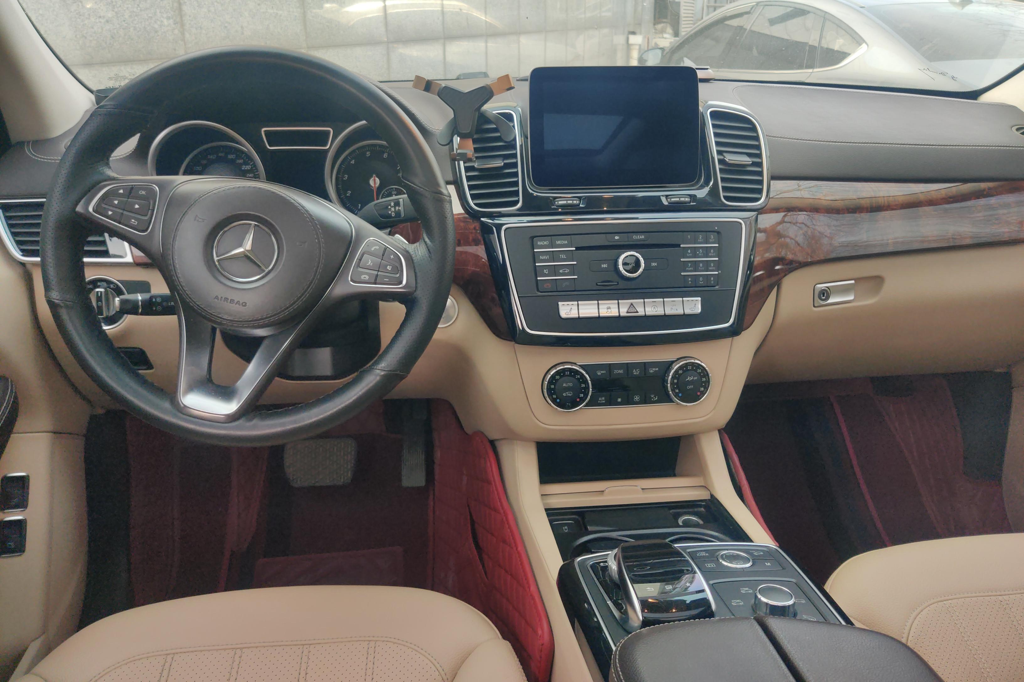 Mercedes-Benz GLS AMG 2016 صورة سيارة #15