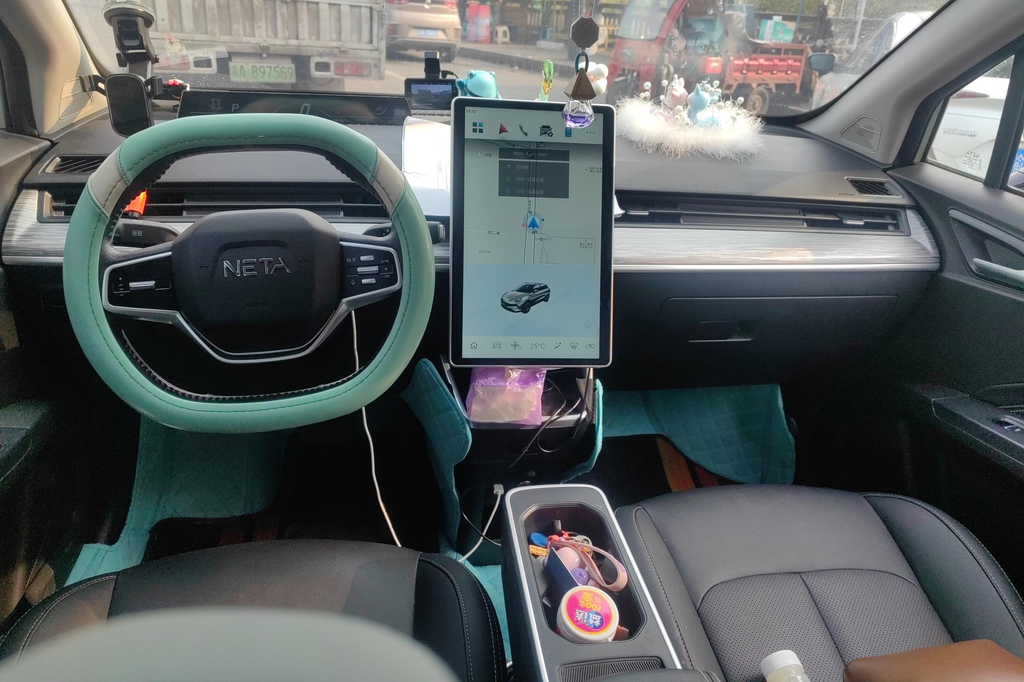 哪吒汽车 哪吒L 2023 汽车图片 #15