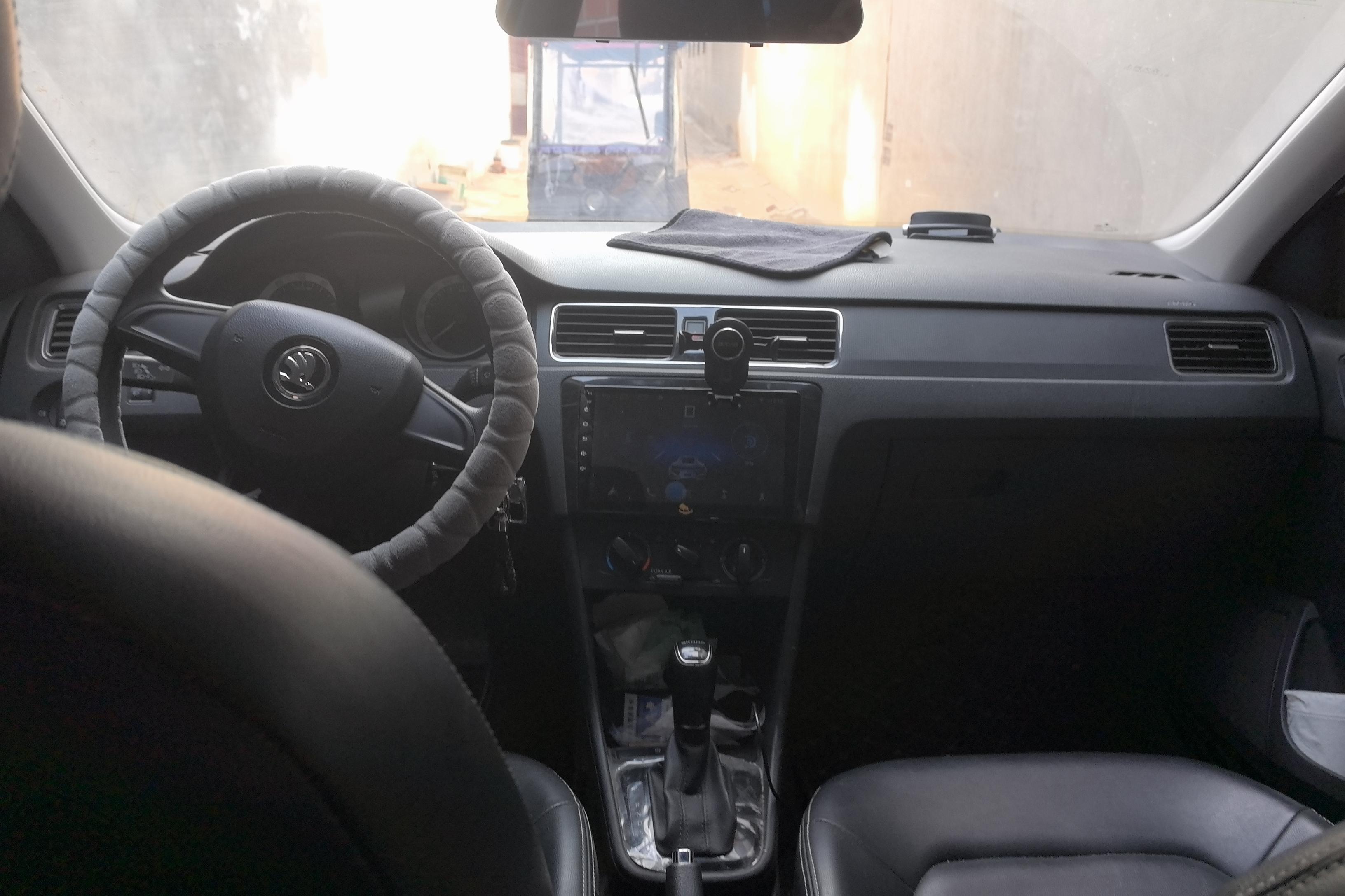 Skoda Rapid Spaceback 2019 immagine di auto #15