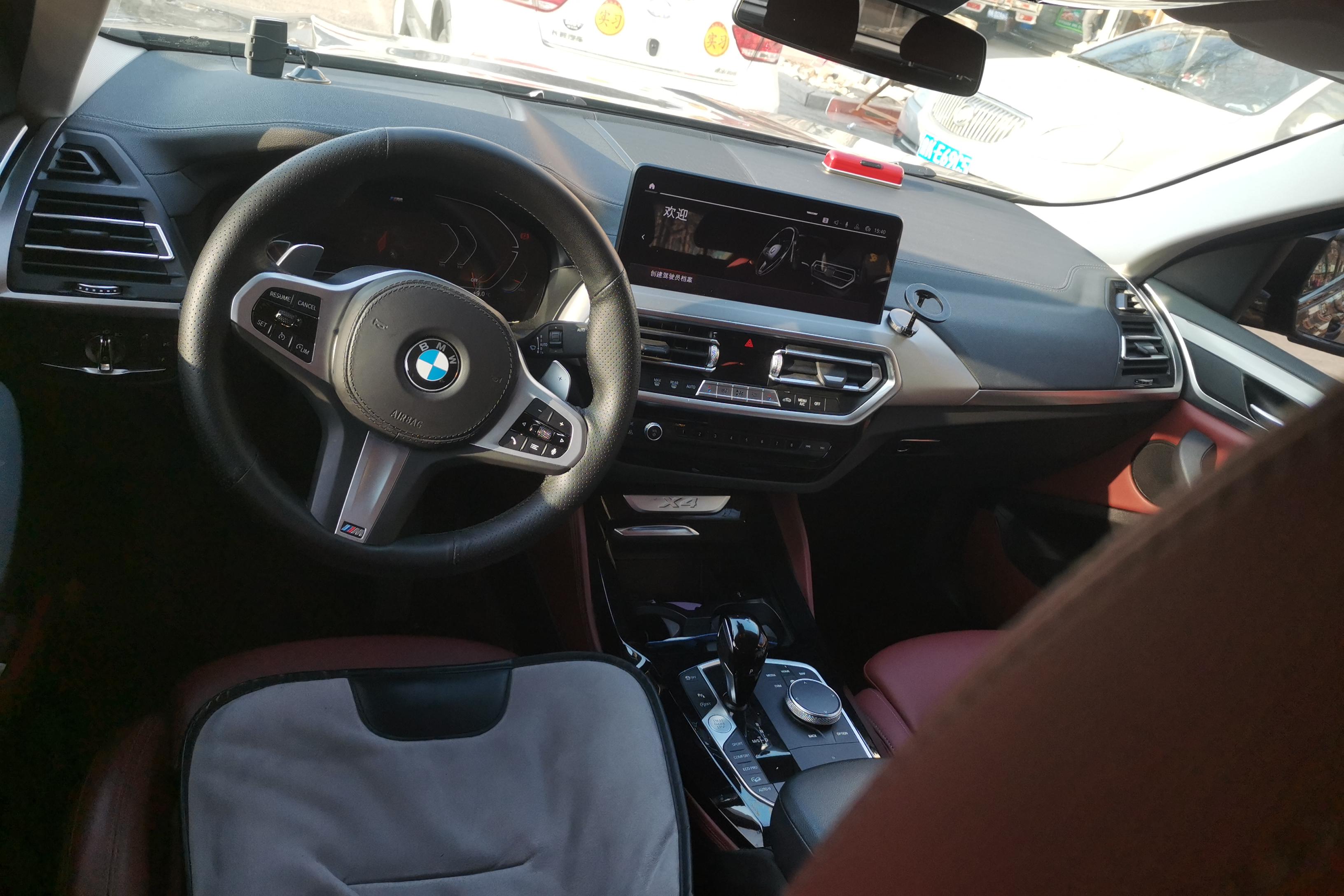 BMW X4 M40i 2023 immagine di auto #15