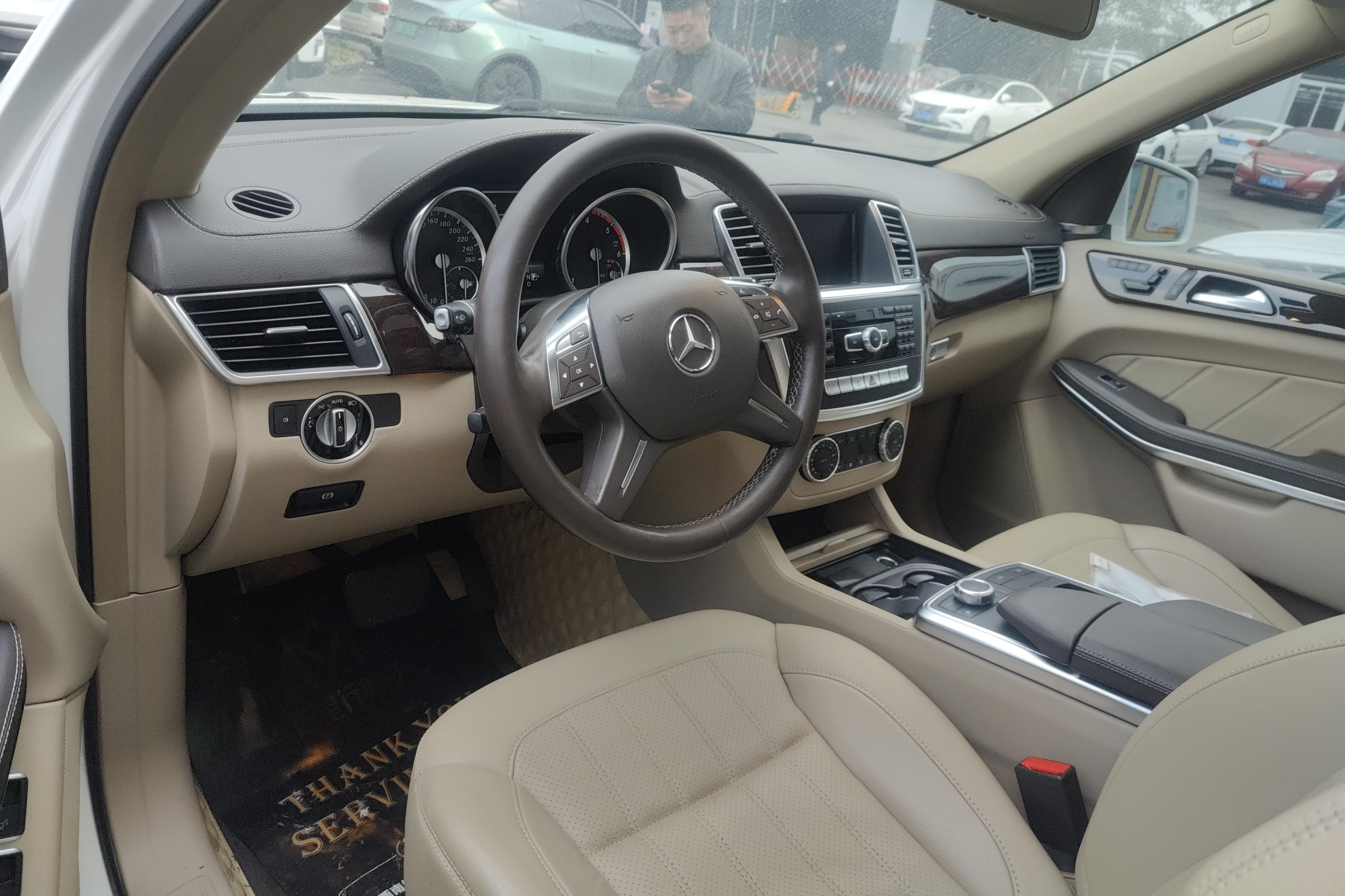 Mercedes-Benz GL Class 2015 car image #15