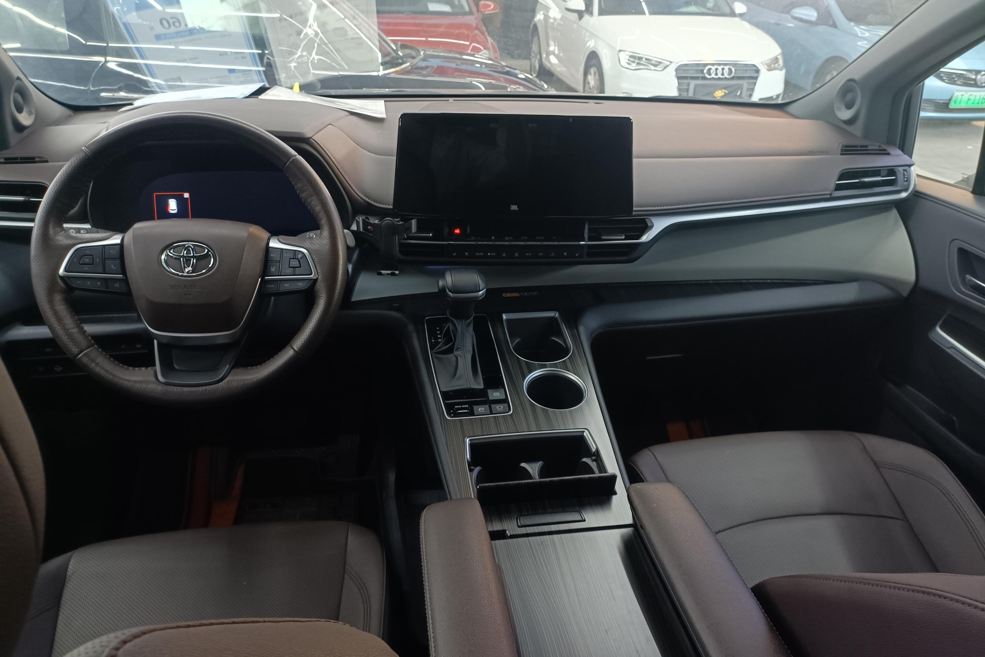 Toyota Granvia 2022 immagine di auto #15