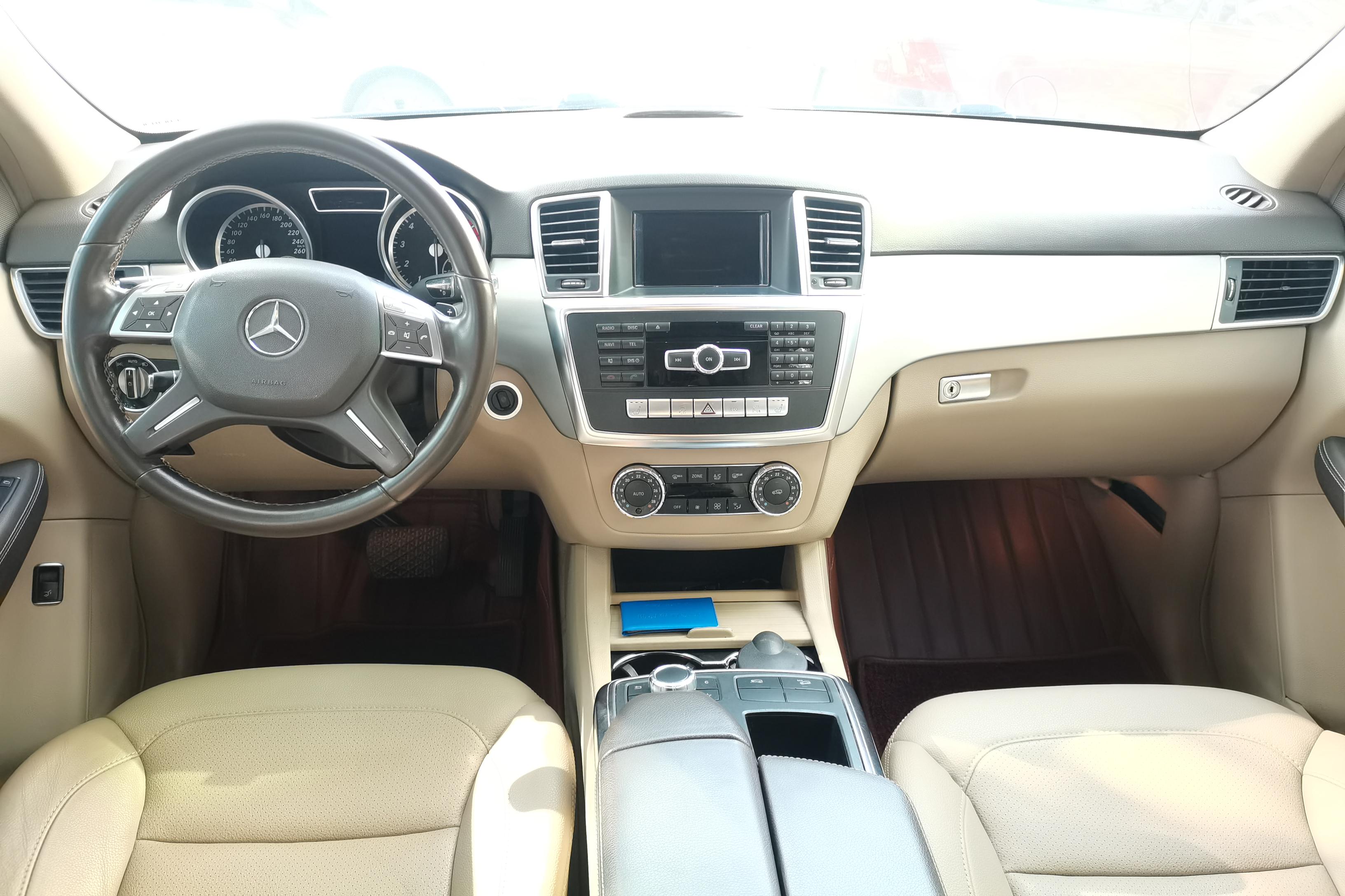 Mercedes-Benz M Class 2014 car image #15