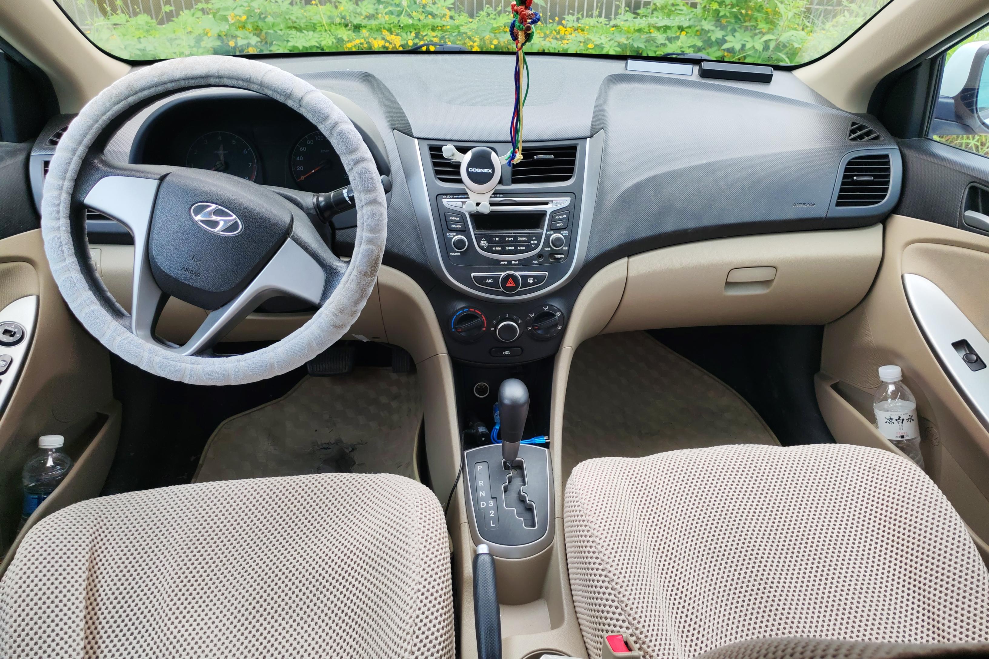 Hyundai Reina 2015 car image #15