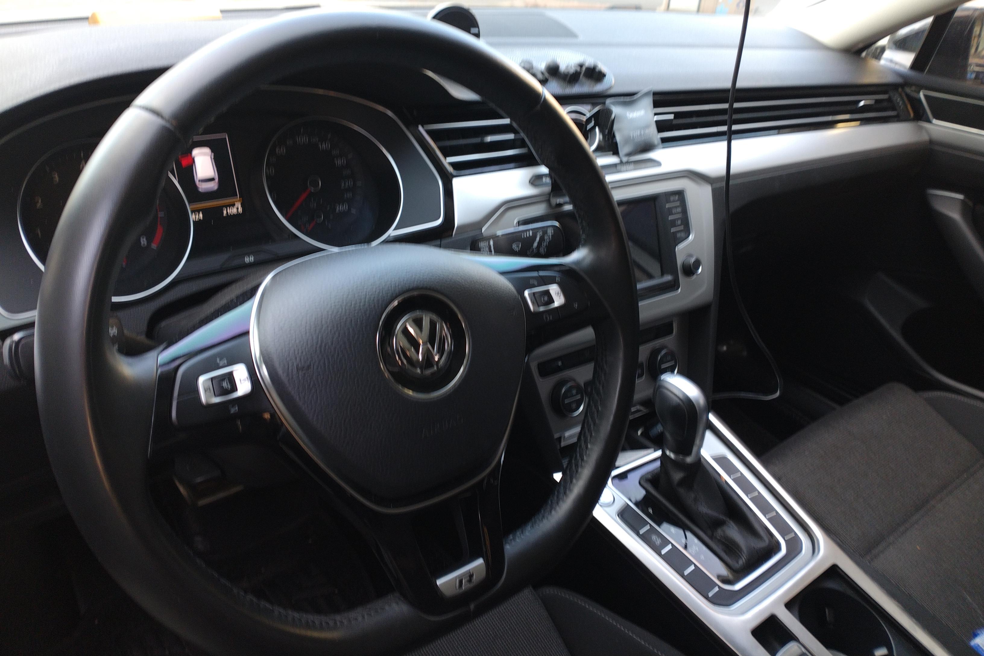 Volkswagen Passat Variant 2017 immagine di auto #15