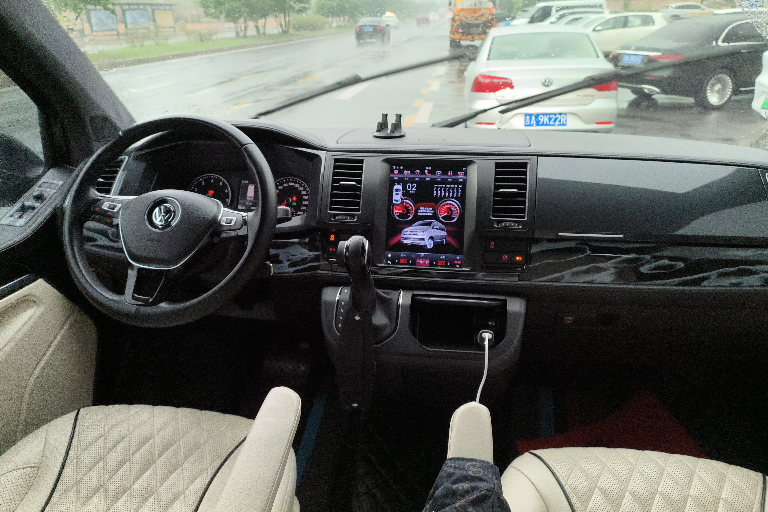 Volkswagen Caravelle 2020 car image #15