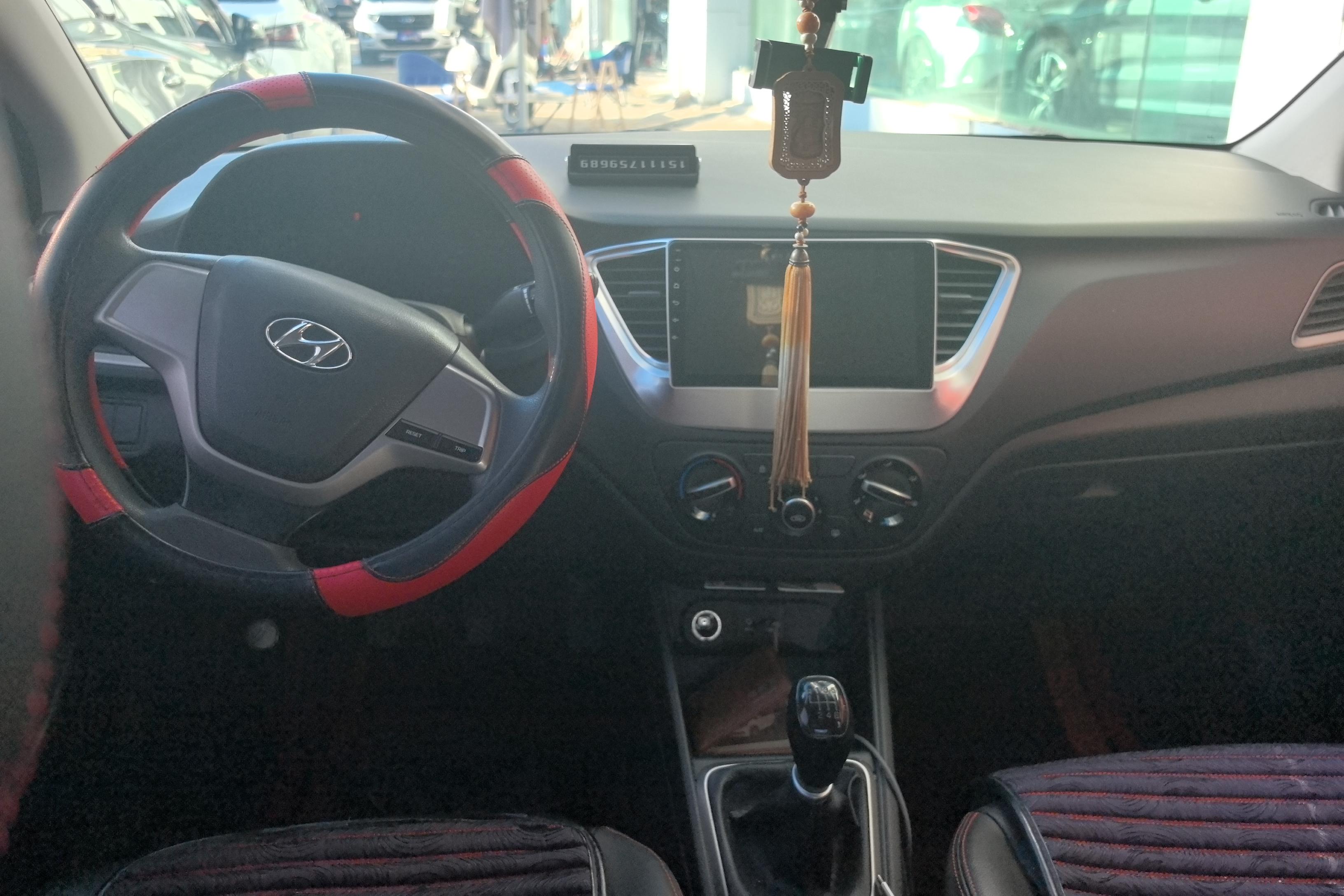 Hyundai Verna 2017 car image #15