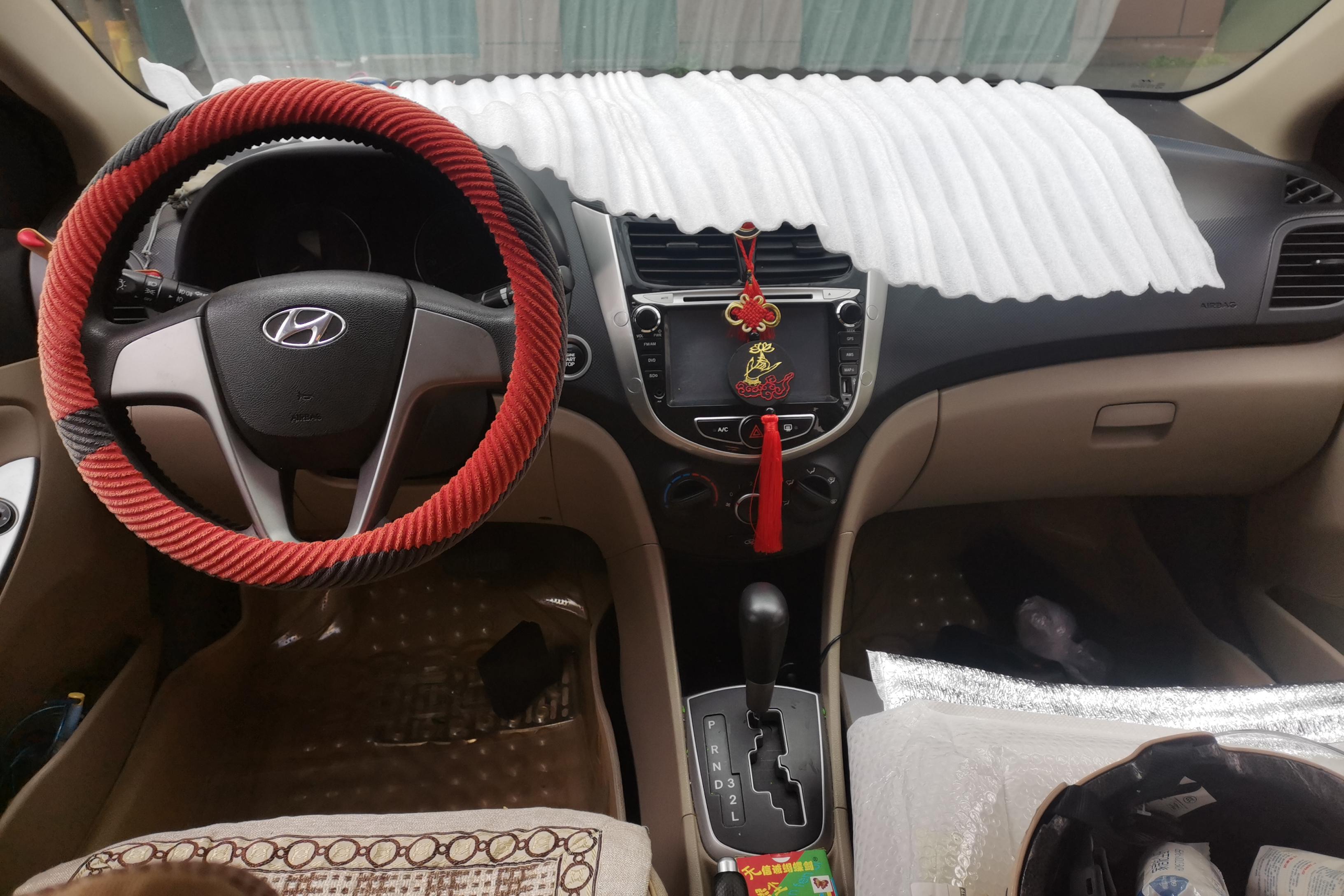 Hyundai Reina 2015 car image #15