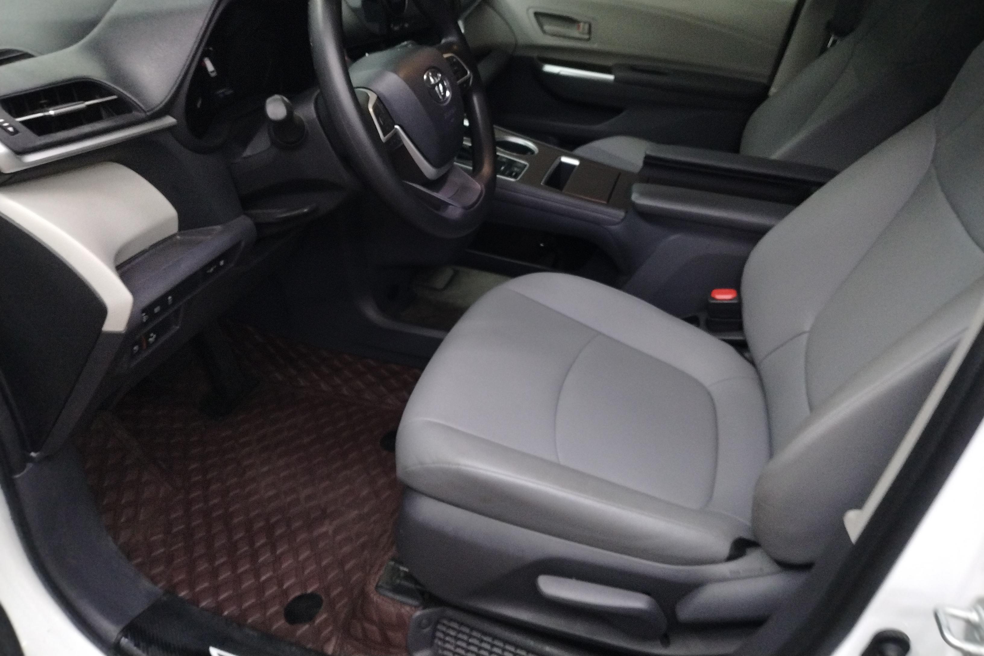 Toyota Granvia 2023 #15 Toyota Granvia 2023 car image #15