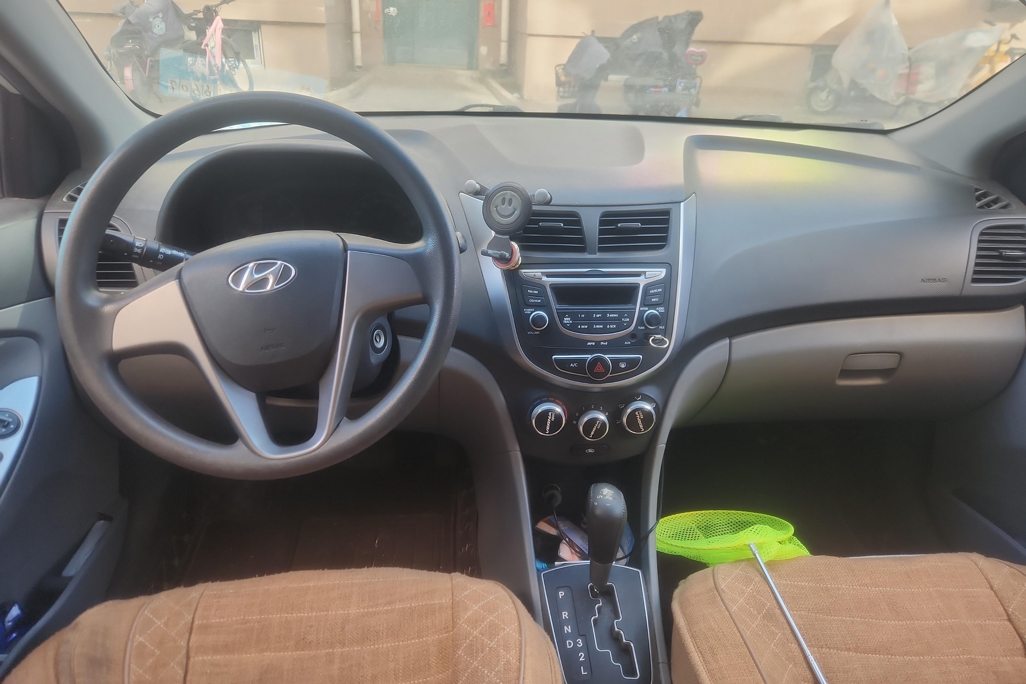 Hyundai Reina 2016 #15 Hyundai Reina 2016 car image #15