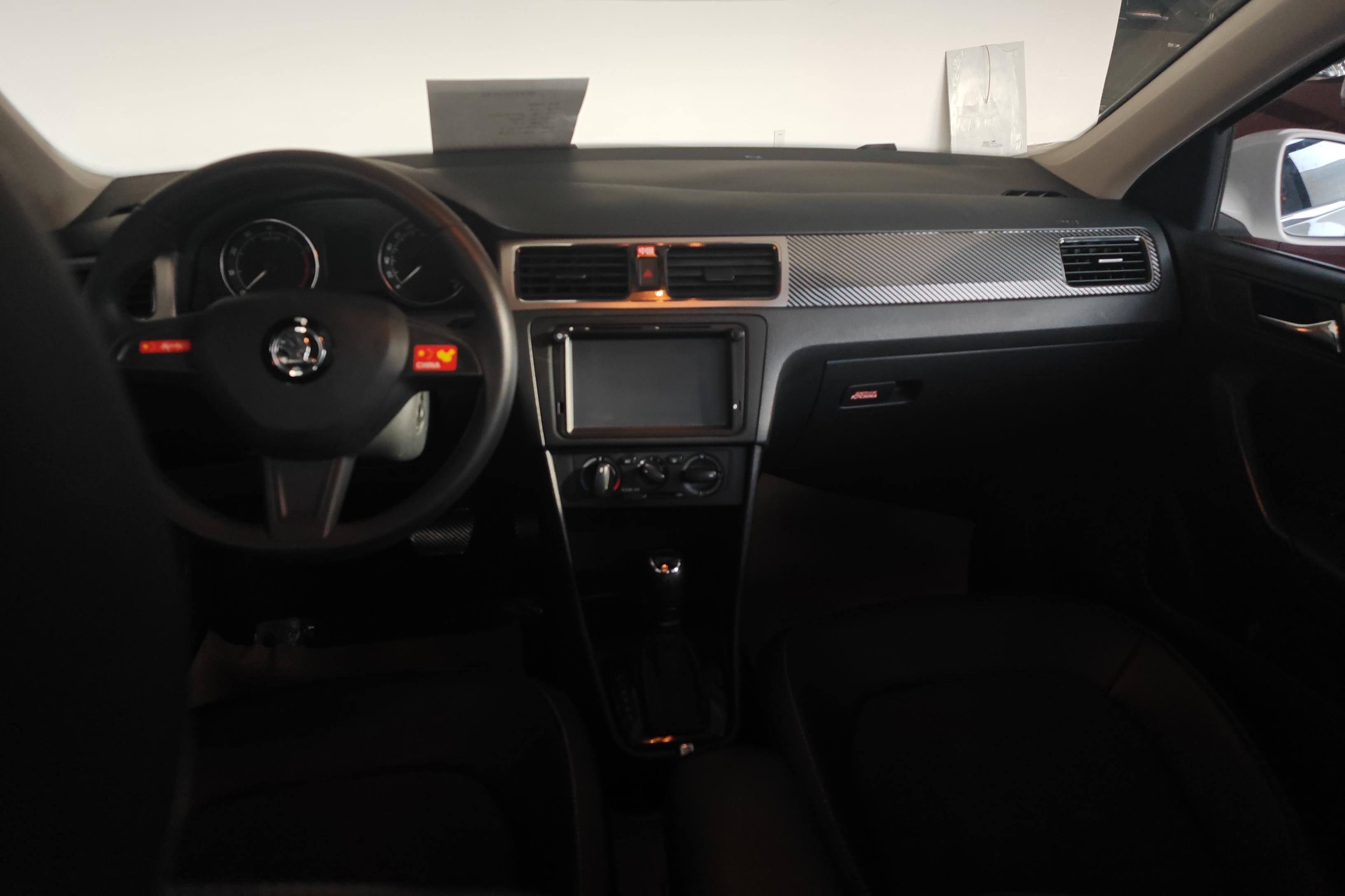 Skoda Rapid Spaceback 2017 car image #15