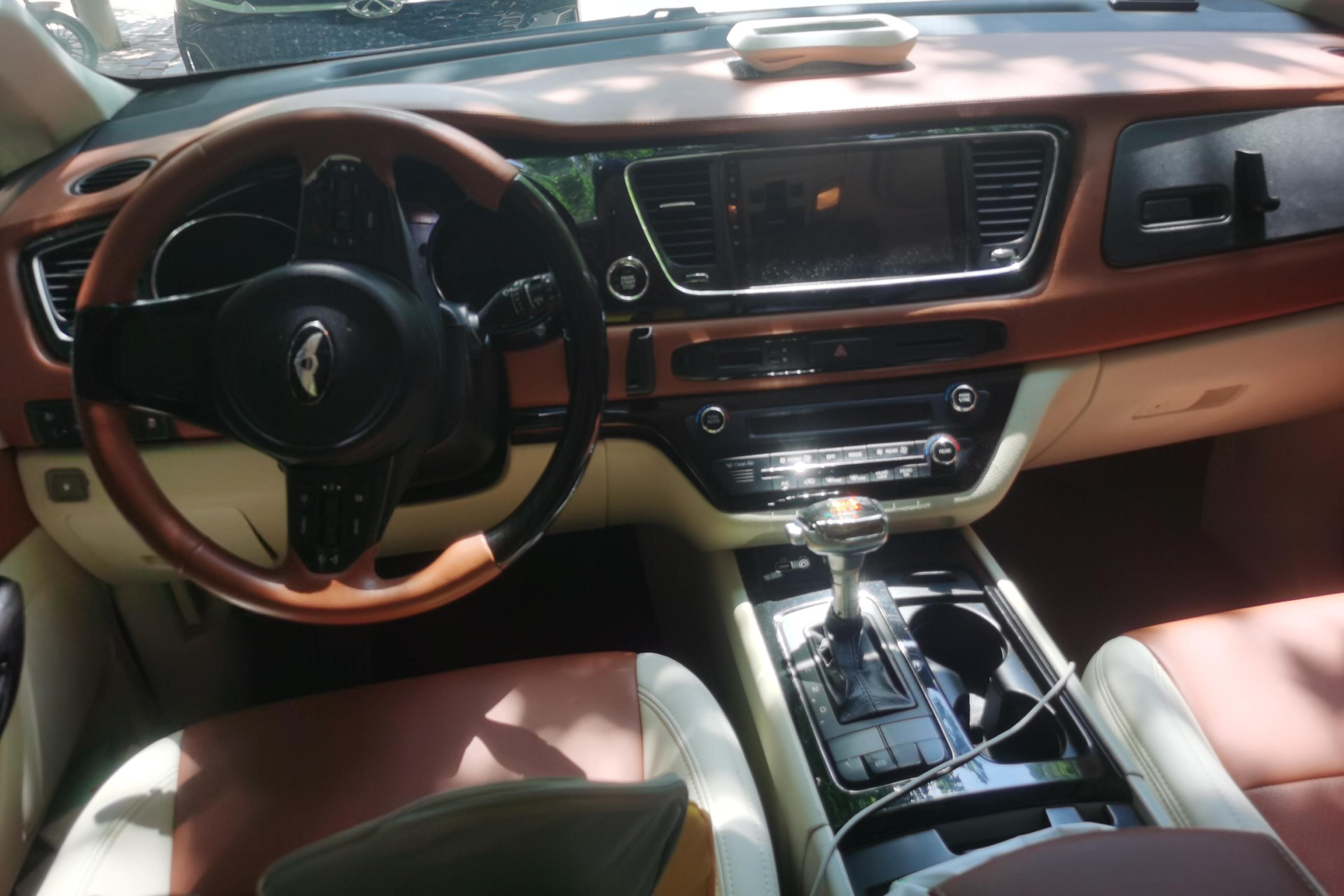 Kia Carnival 2016 изображение автомобиля #15