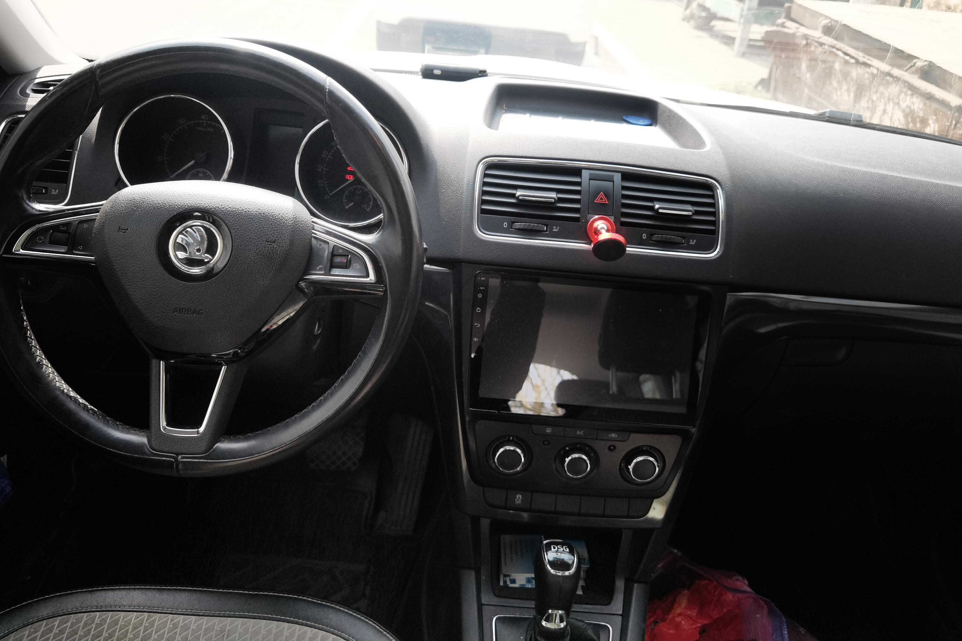 Skoda Yeti 2018 car image #15