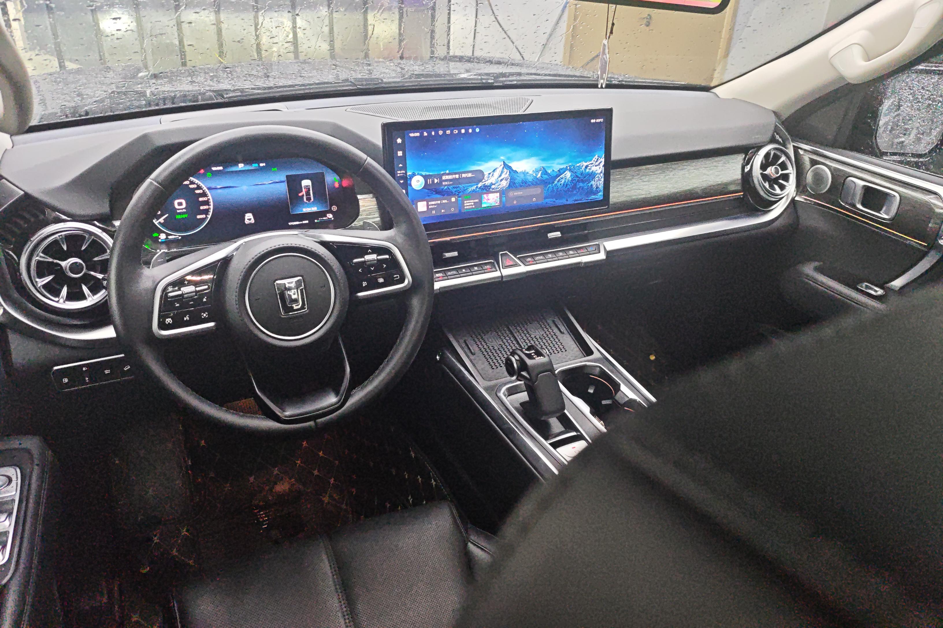 Tank 400 2024 car image #15