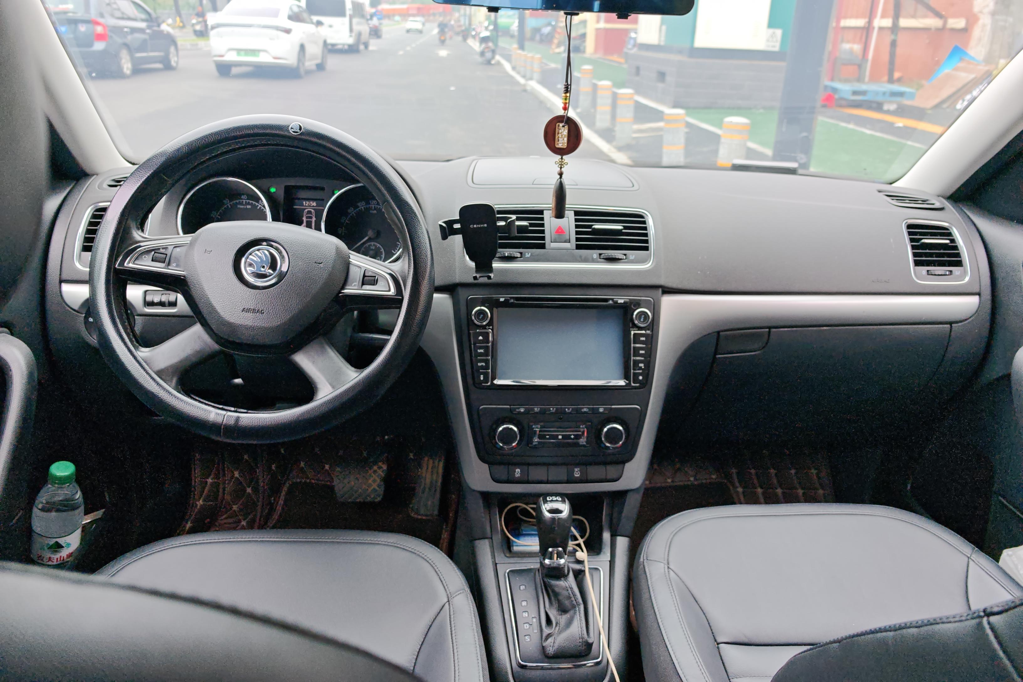 Skoda Yeti 2014 car image #15