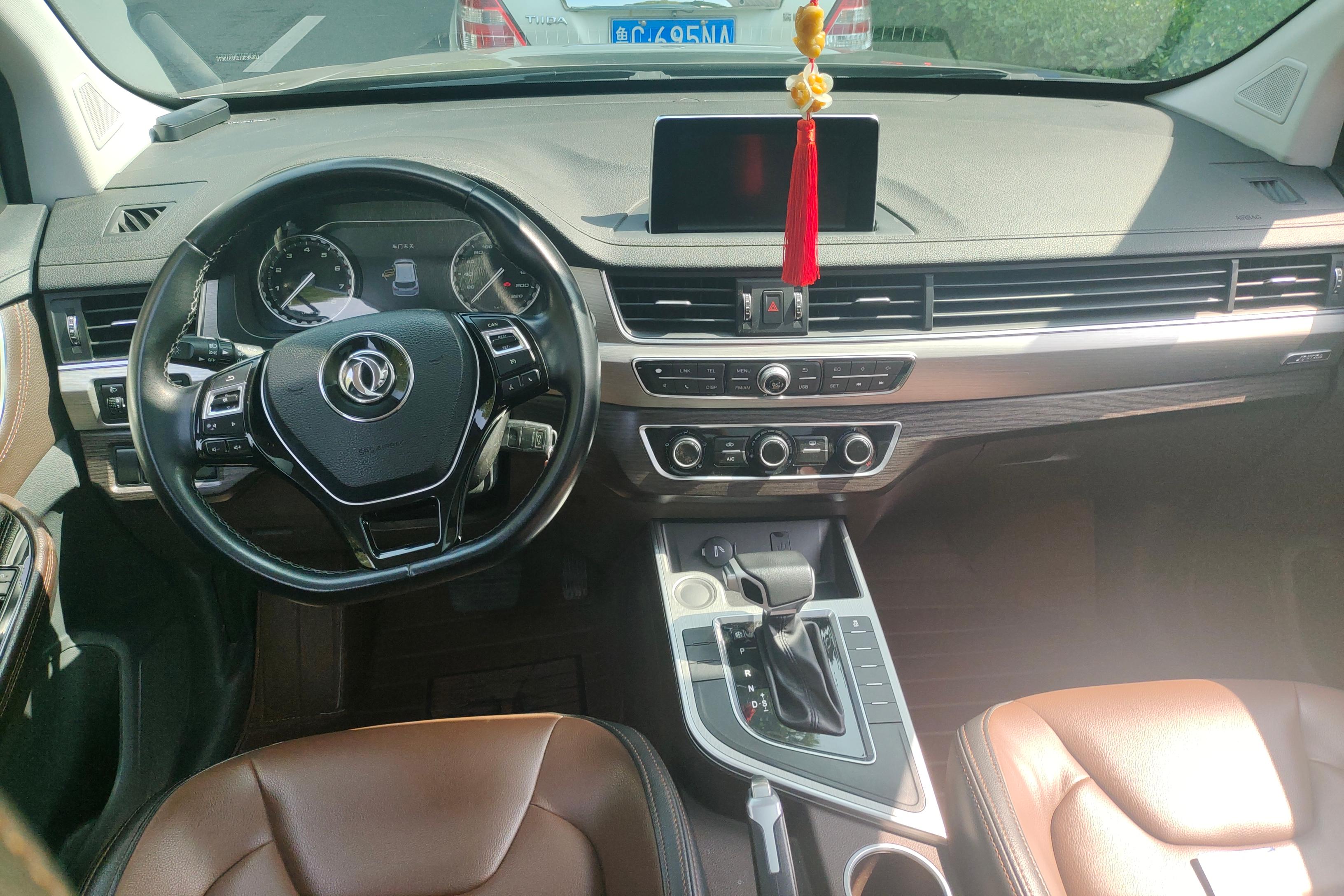 Forthing JOYEAR X6 2017 car image #15