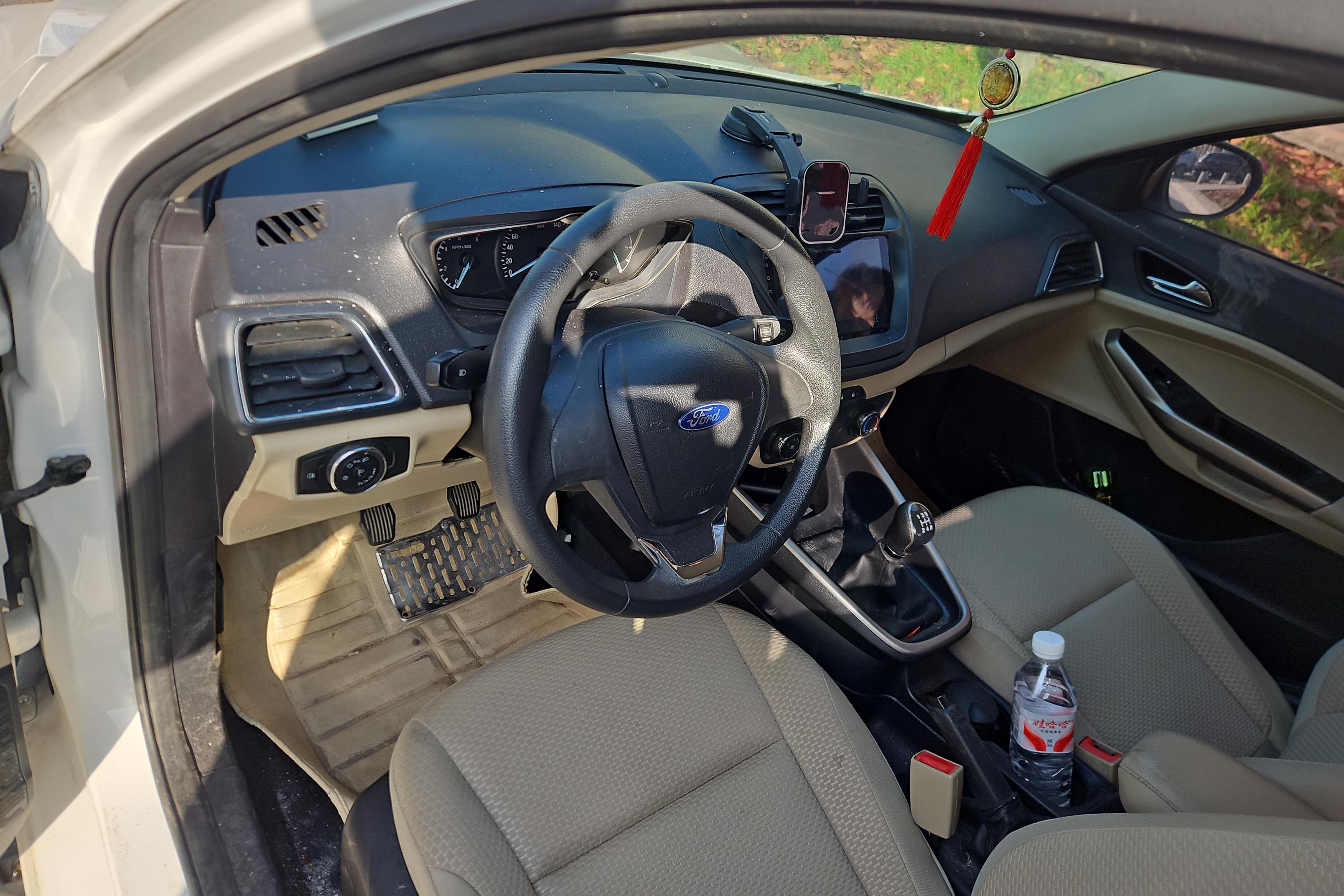 Ford Escort 2018 car image #15