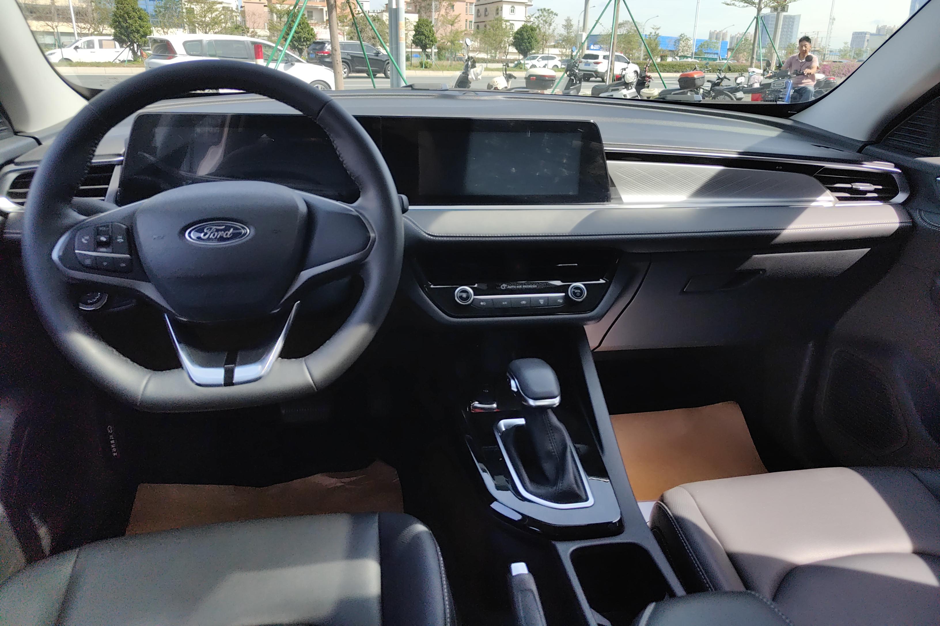 Ford Escort 2022 car image #15