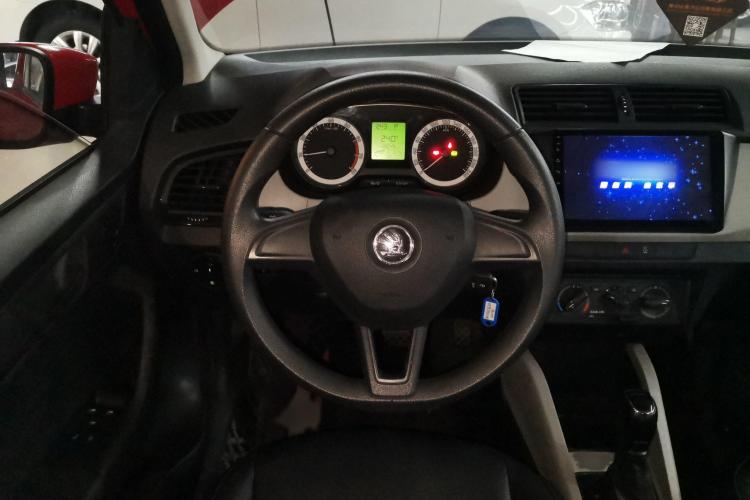 Skoda Fabia 2017 #15 Skoda Fabia 2017 car image #15