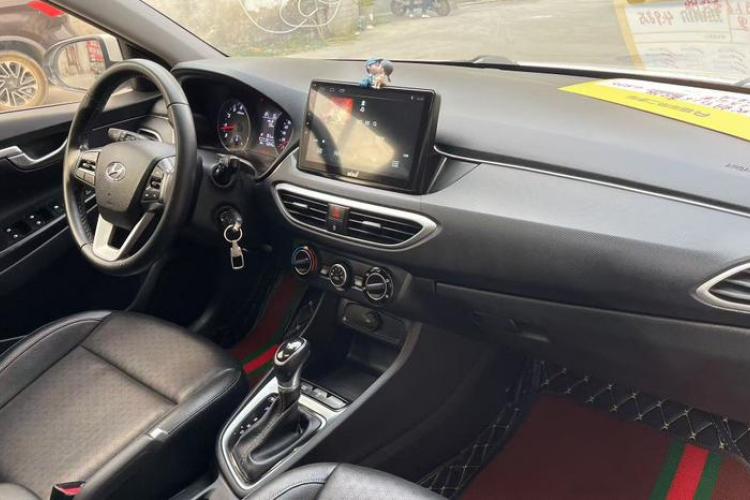 Hyundai Celesta Wagon 2018 #15 Hyundai Celesta Wagon 2018 car image #15