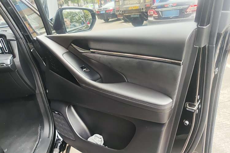 GAC Trumpchi E9 2024 #15 GAC Trumpchi E9 2024 car image #15