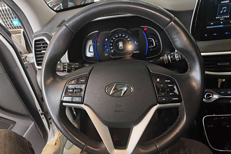 Hyundai Tucson (Imported) 2019 car image #15