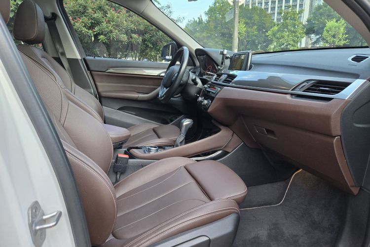 BMW X1 M35Li 2017 car image #15