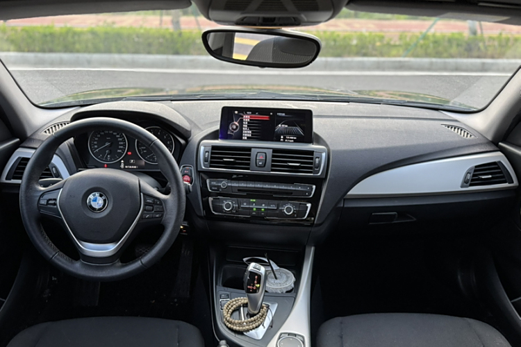 BMW 1 Series (Imported) 2016 car image #15